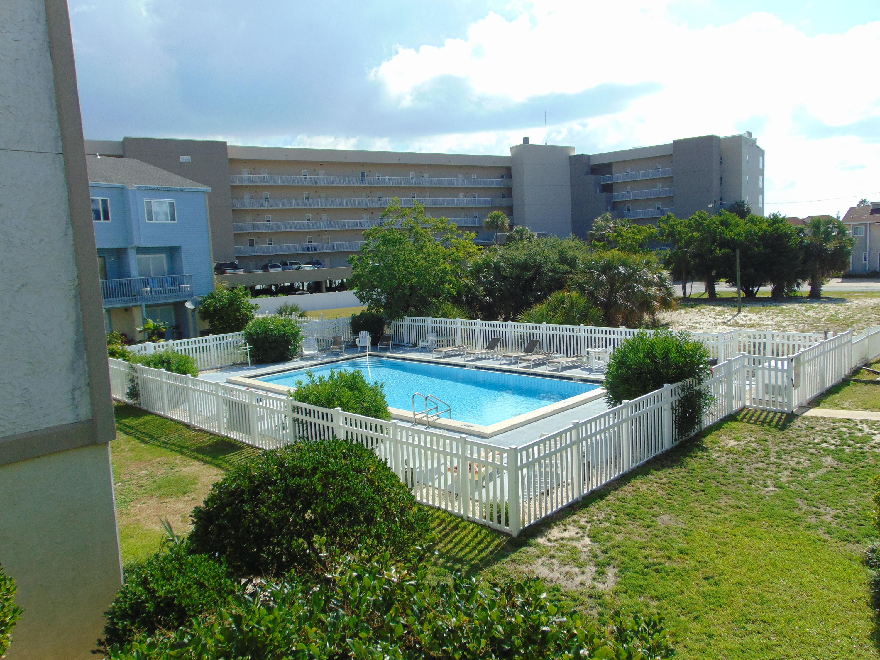 COMMODORES LANDING - Residential