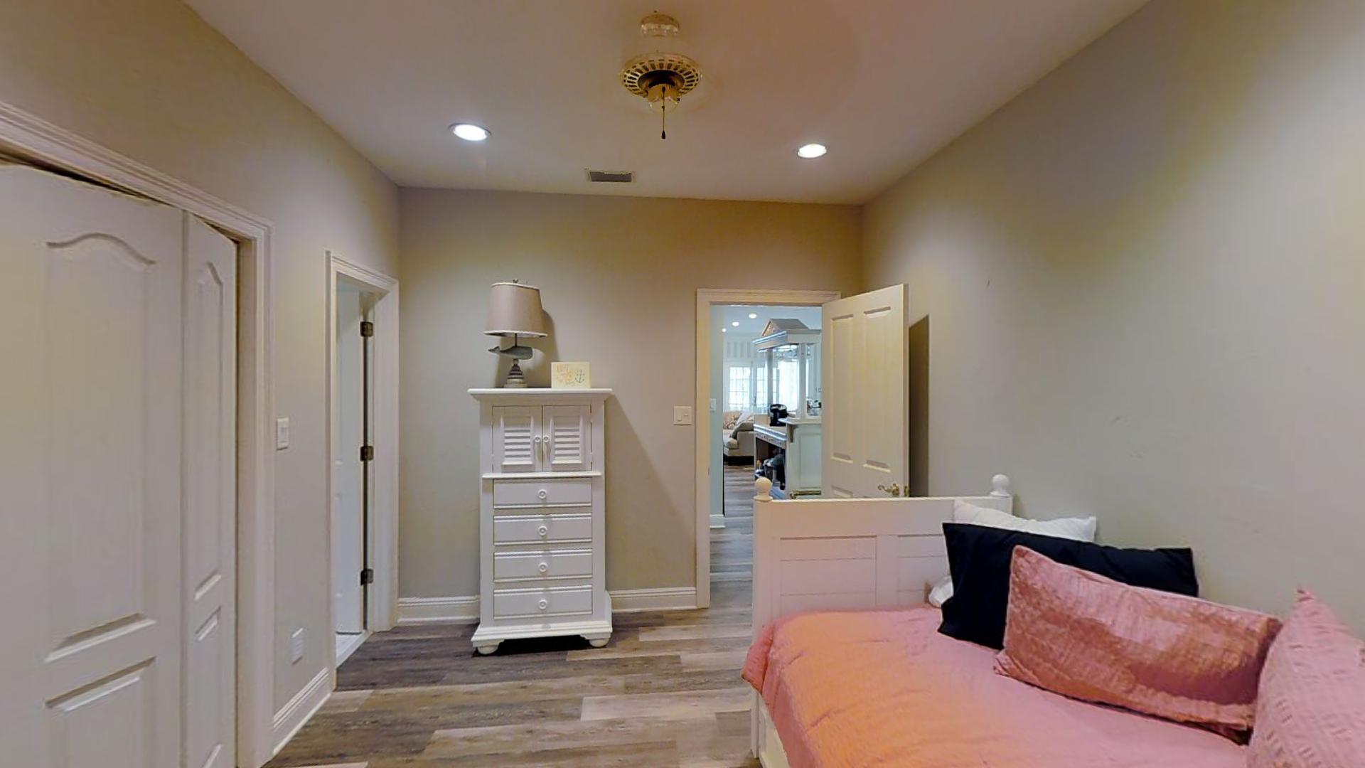 SHALIMAR POINTE S/D - Residential