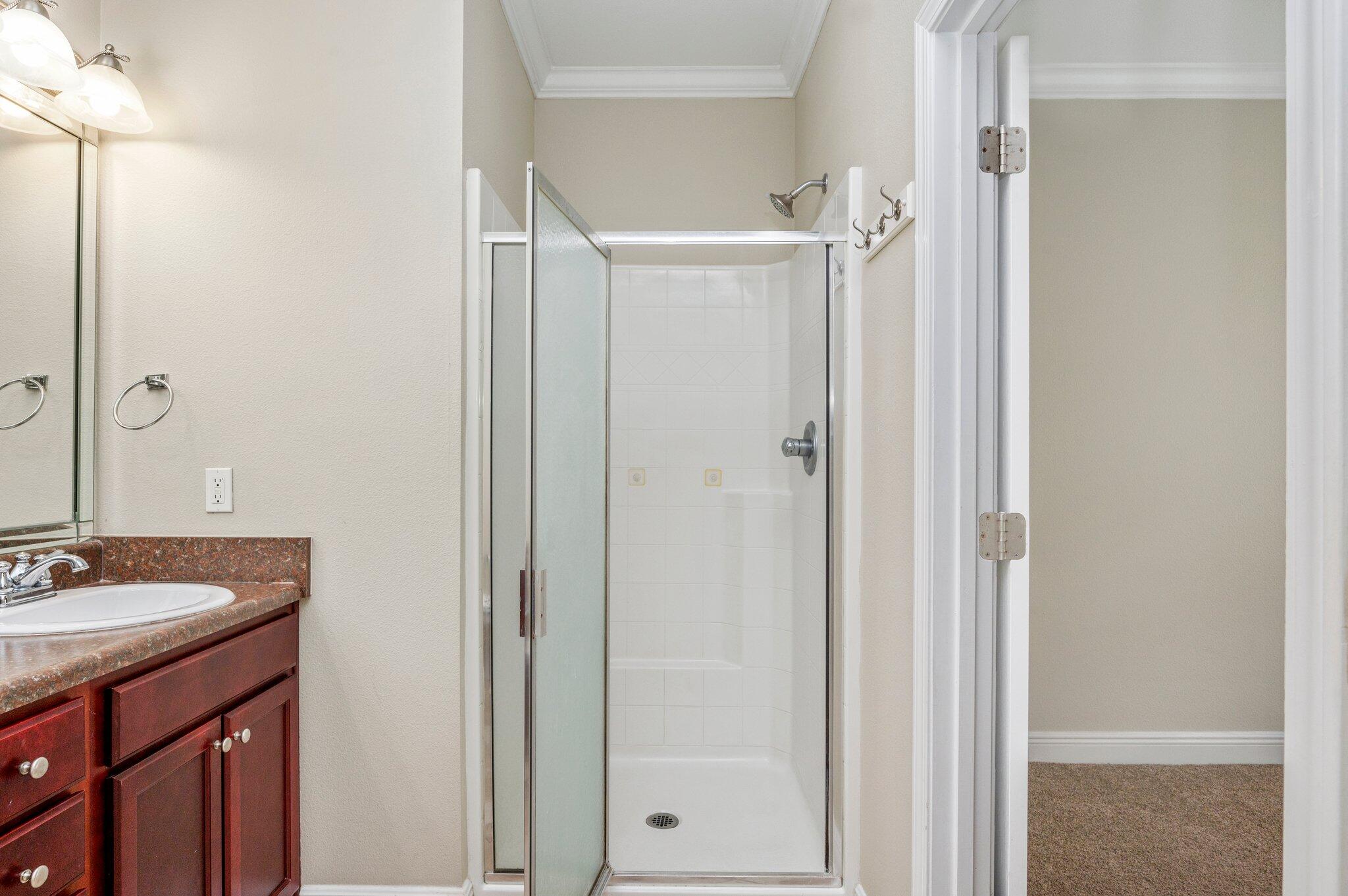 ROLLING RIDGE - Residential Lease