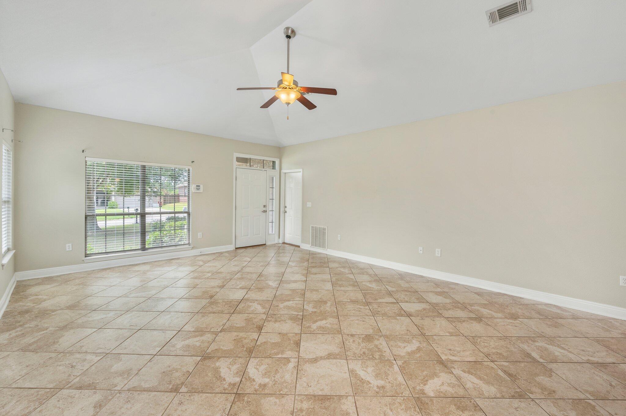 ROLLING RIDGE - Residential Lease