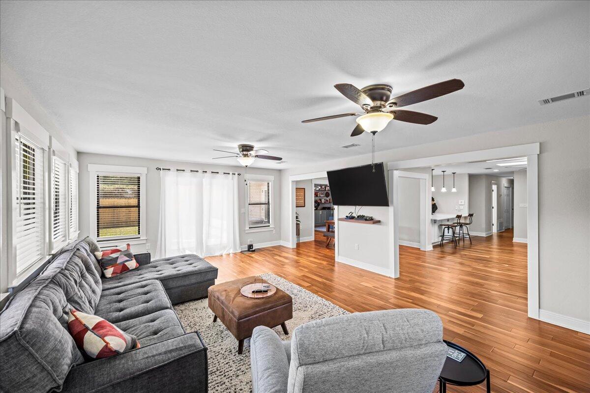 PALM ESTATES UNIT 3 - Residential