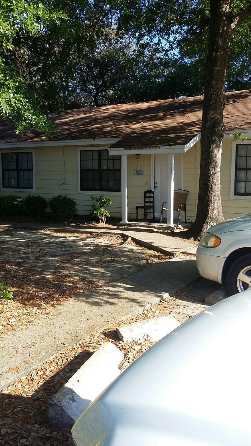 Investors-Renovated in 2010. Unit 2 is also available (sold separate 751430). Appliances included. Being sold as is (no known repairs needed). Cash Only