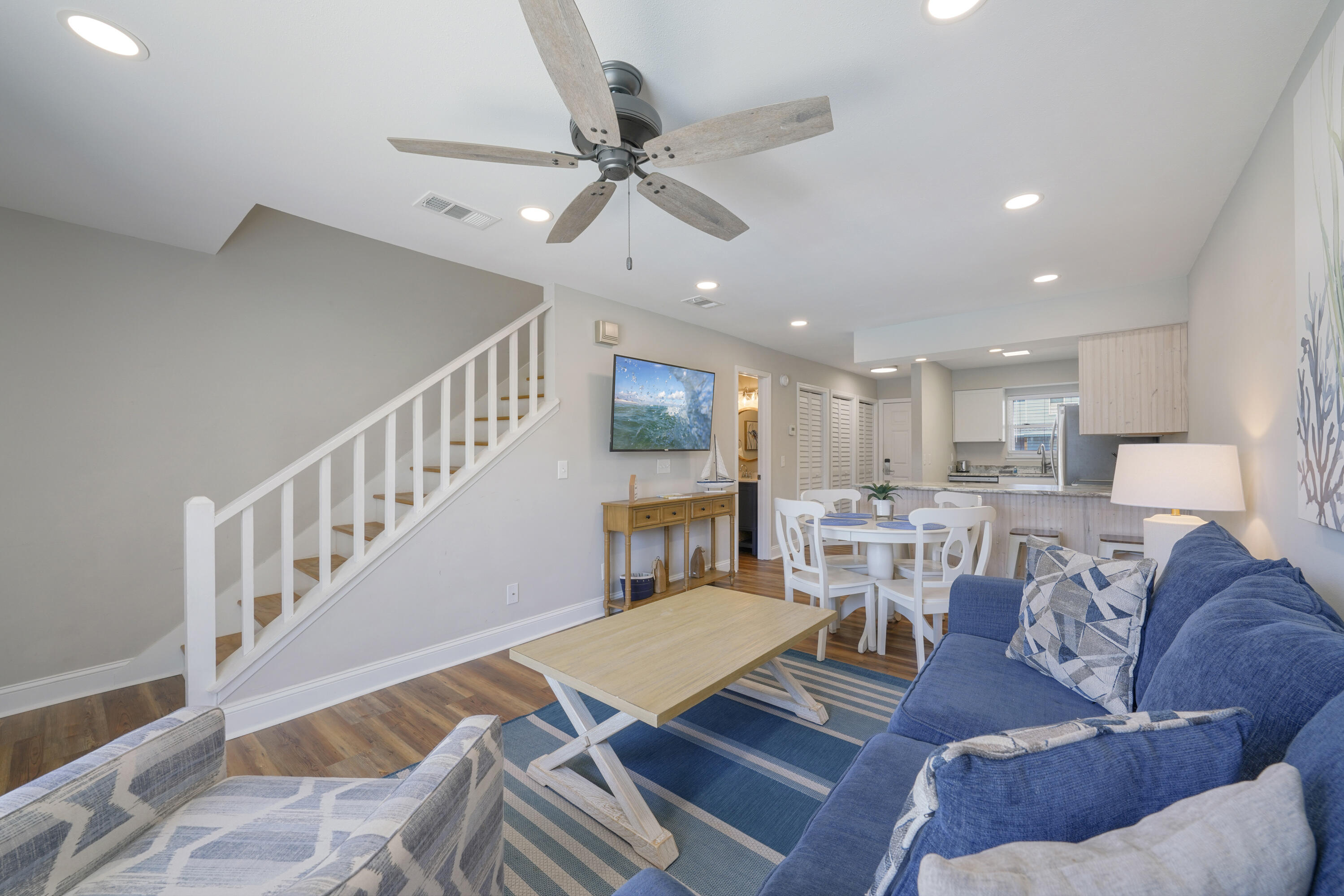 COMMODORES LANDING - Residential