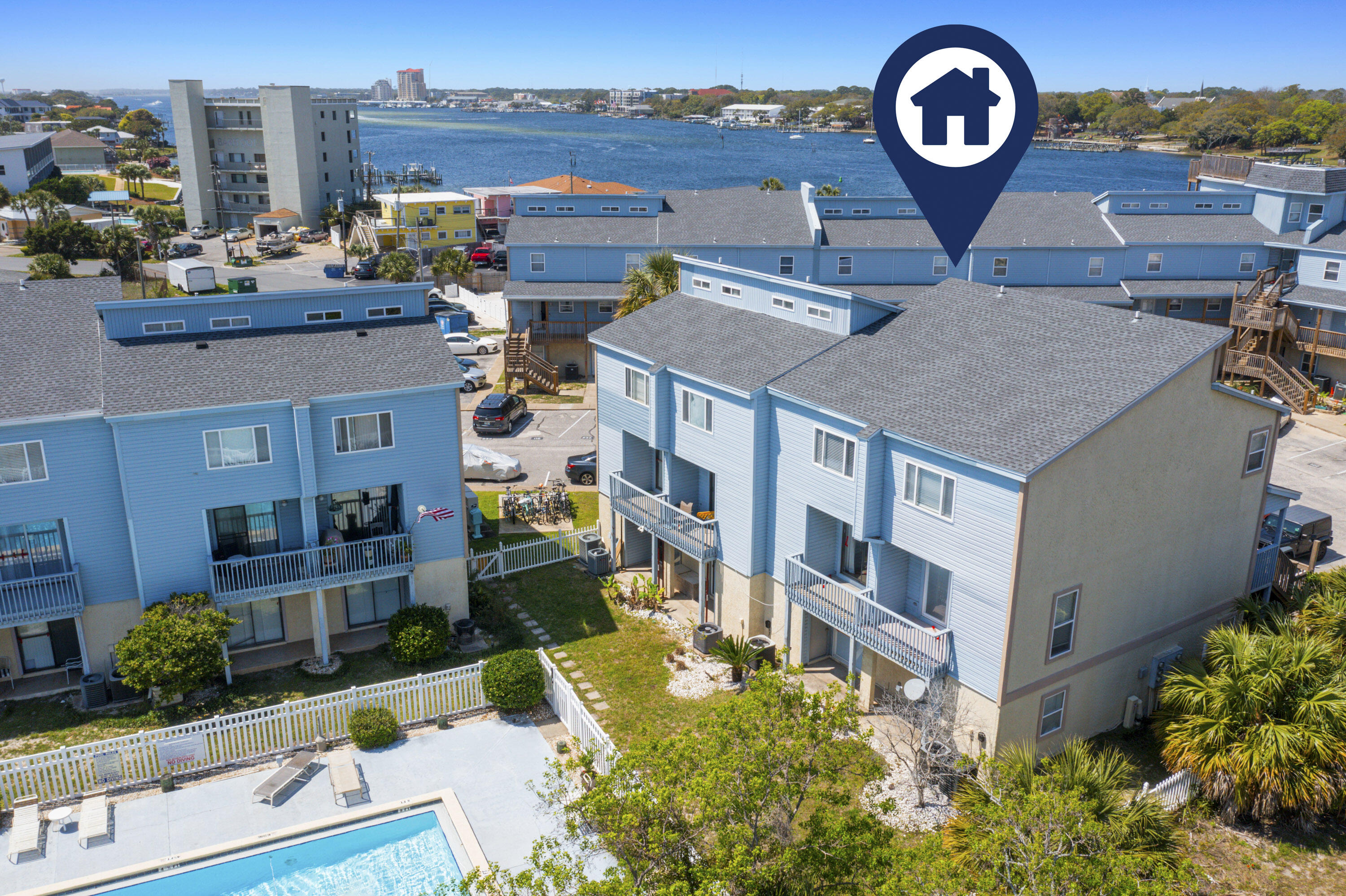 COMMODORES LANDING - Residential