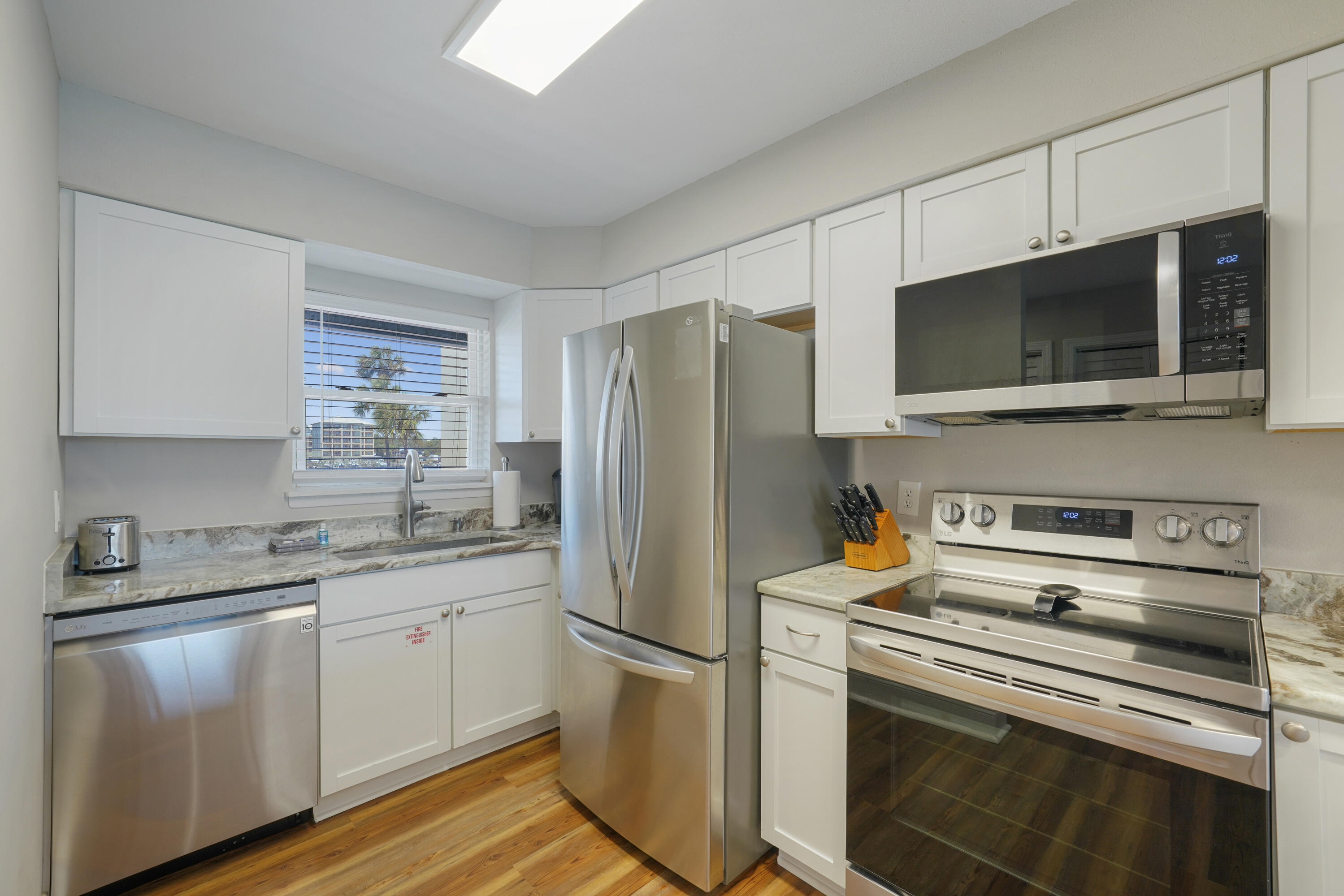 COMMODORES LANDING - Residential