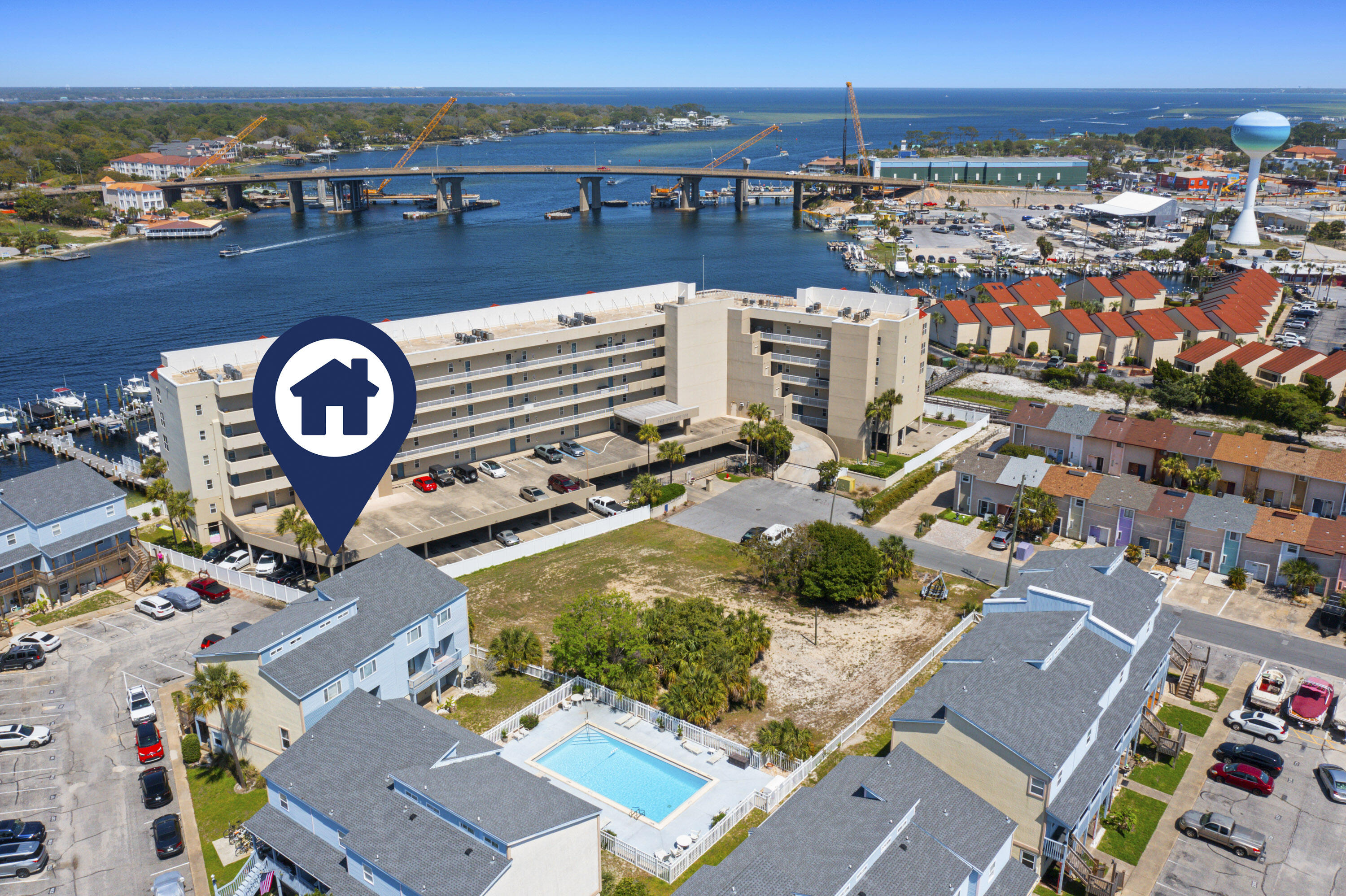 COMMODORES LANDING - Residential