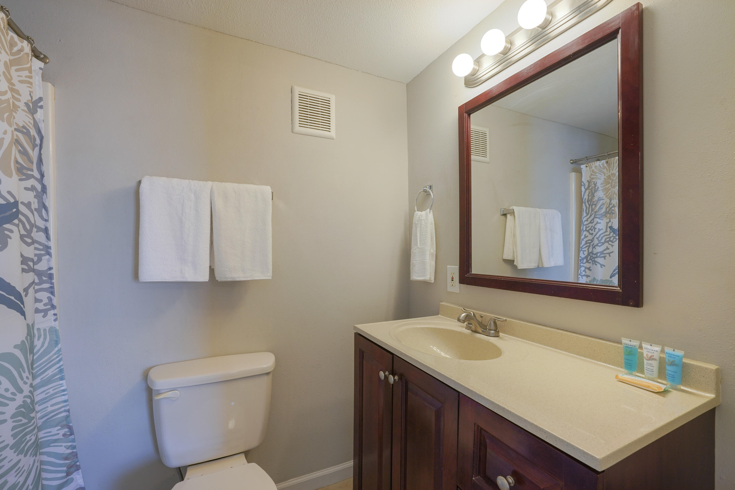 COMMODORES LANDING - Residential