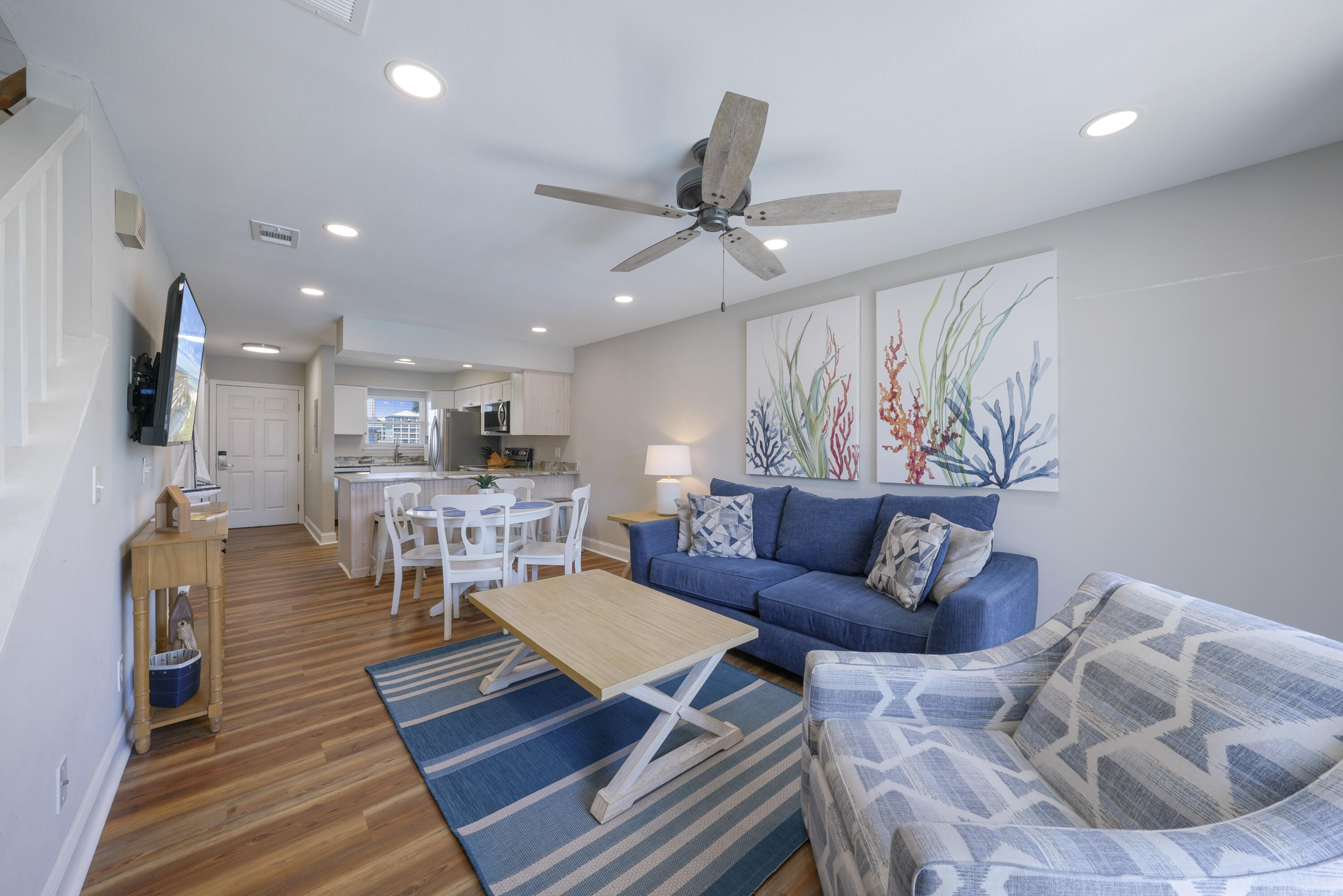 COMMODORES LANDING - Residential