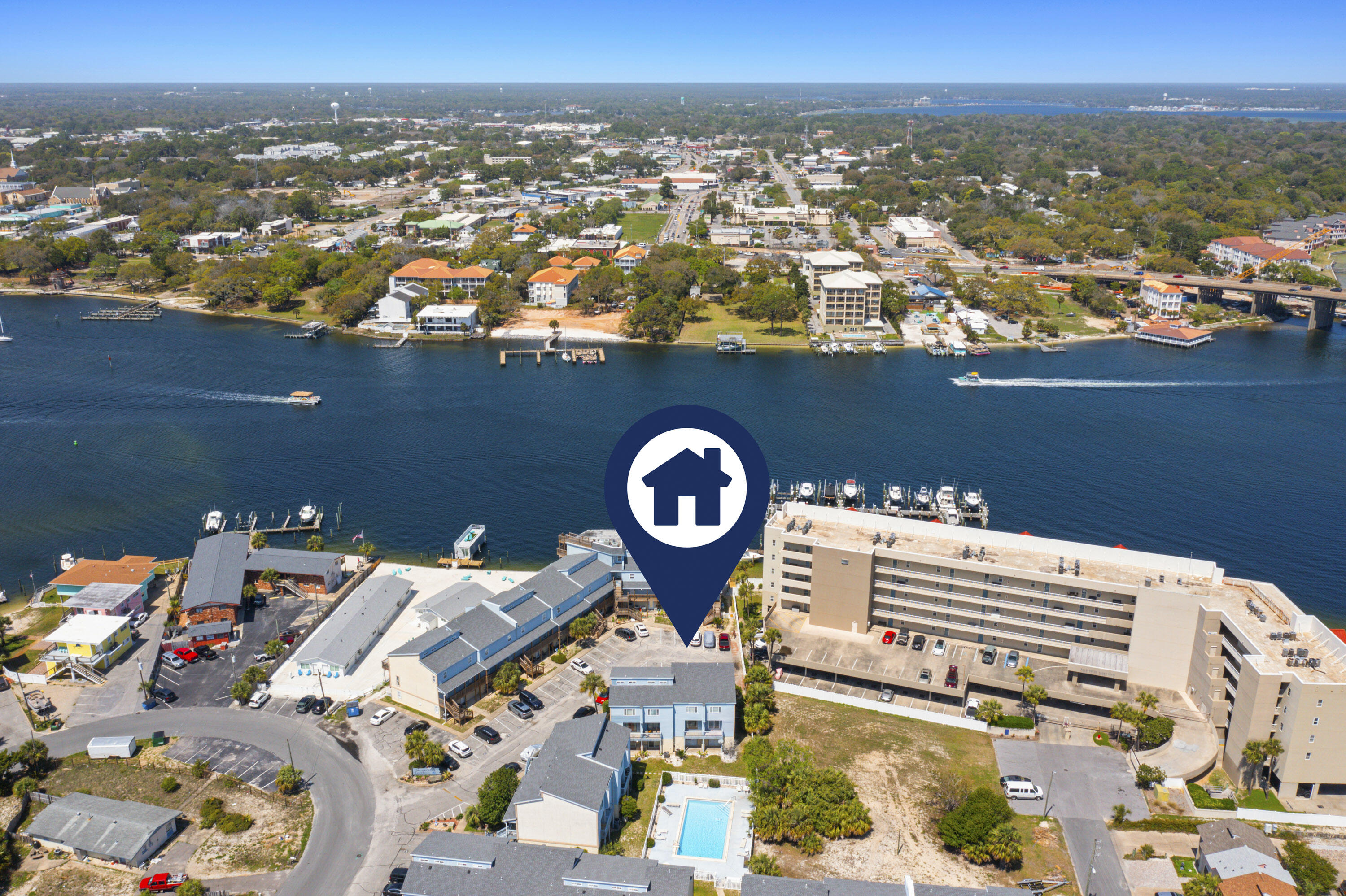 COMMODORES LANDING - Residential