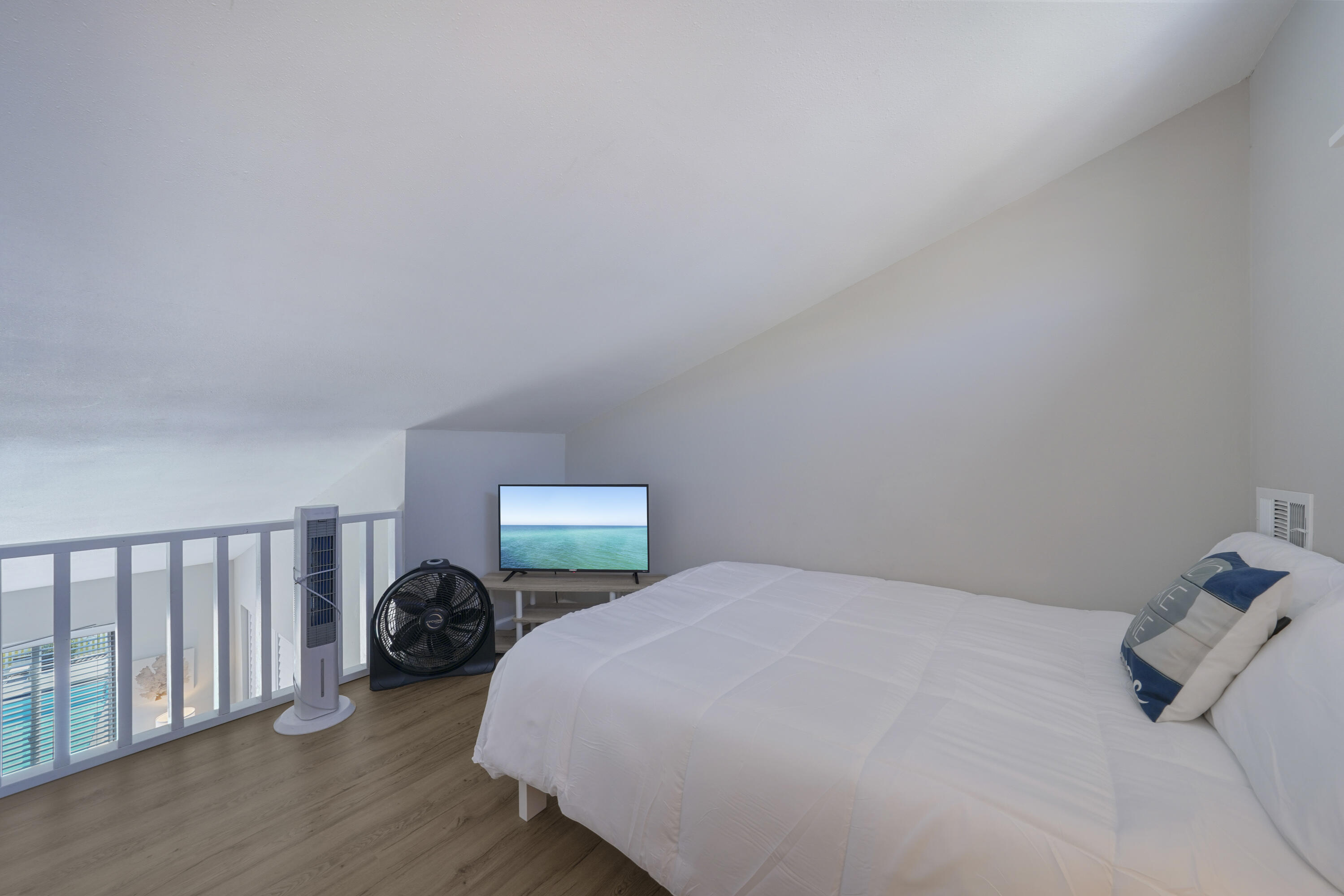 COMMODORES LANDING - Residential