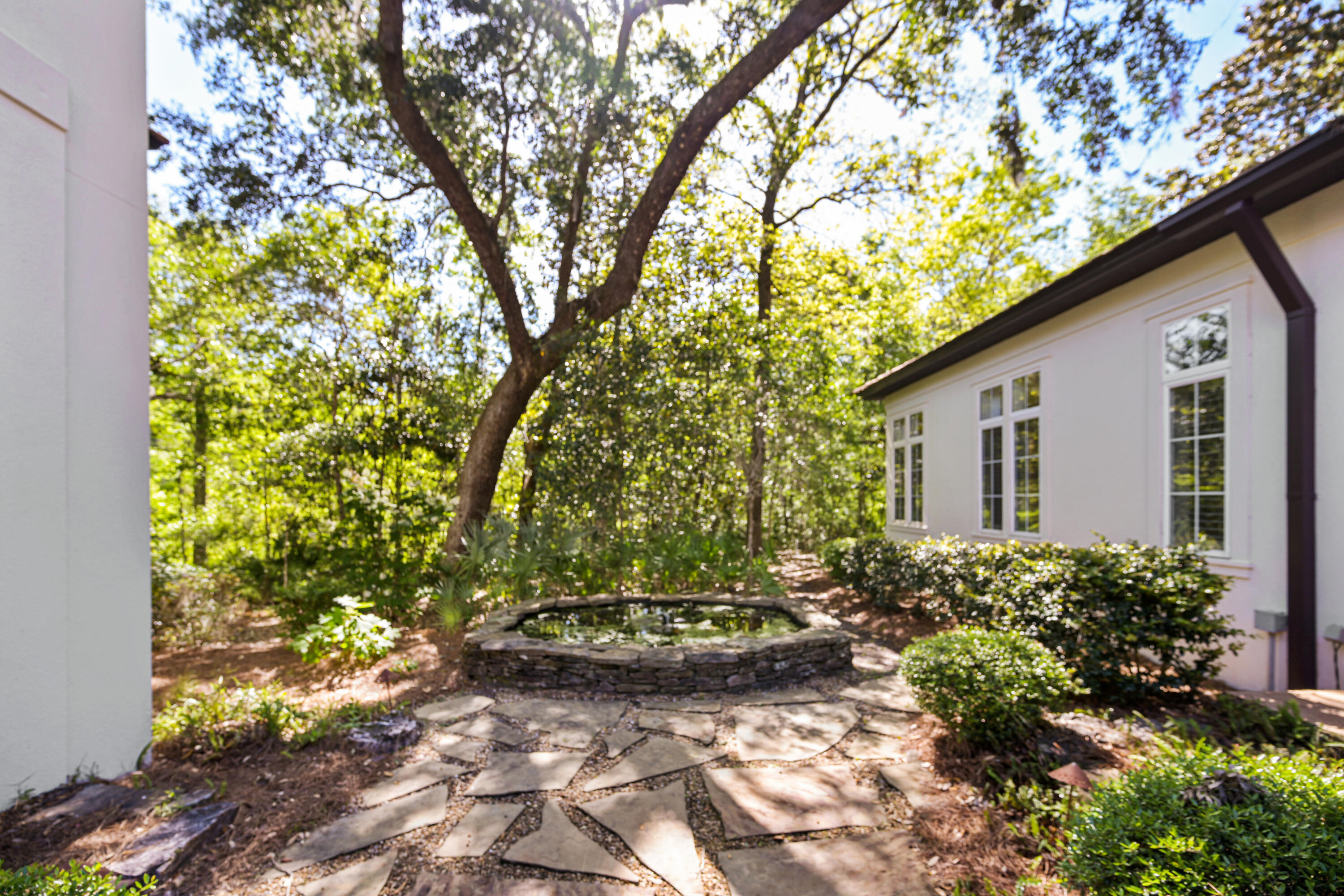 BURNT PINE EAST - Residential