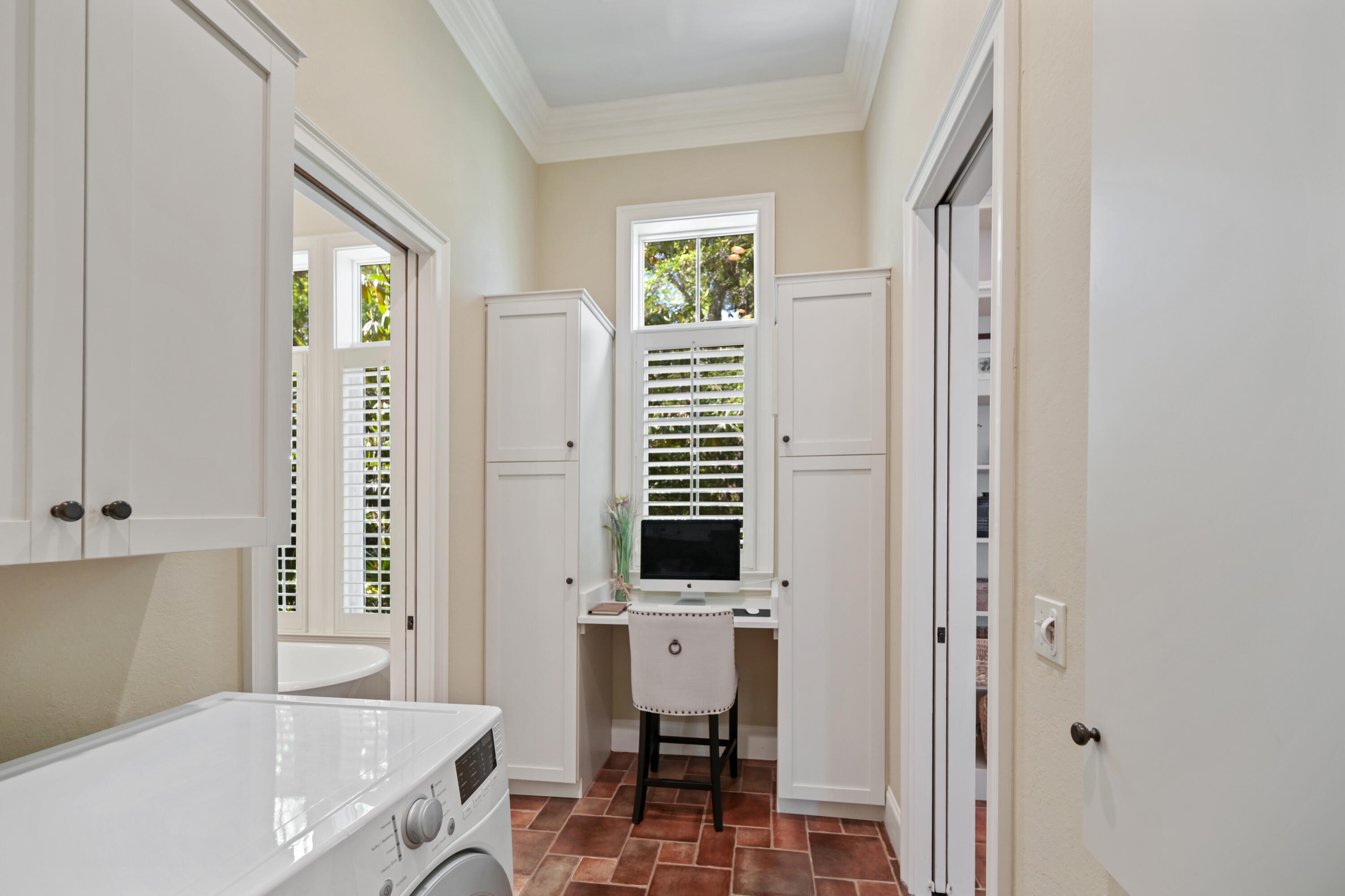 BURNT PINE EAST - Residential