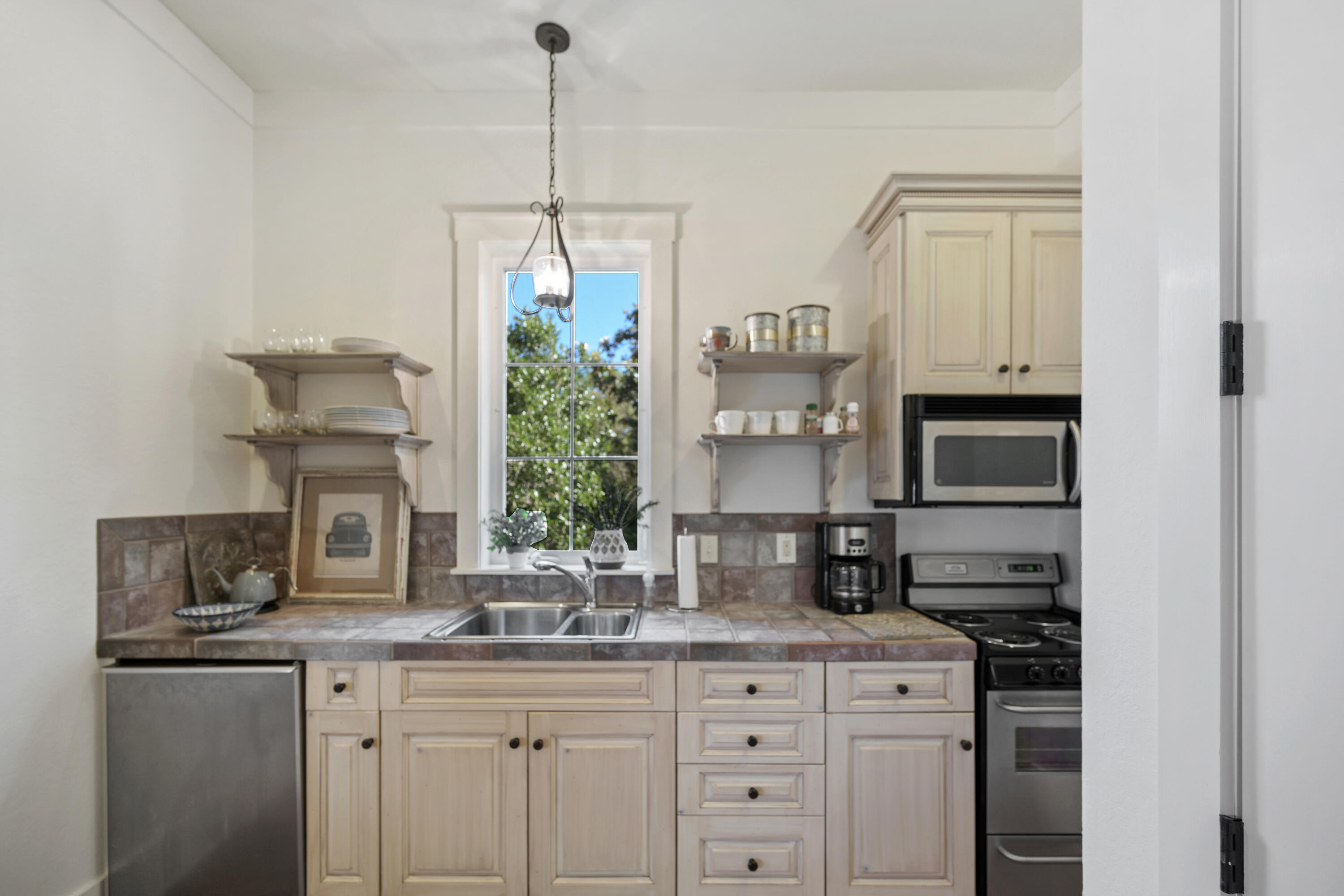 BURNT PINE EAST - Residential