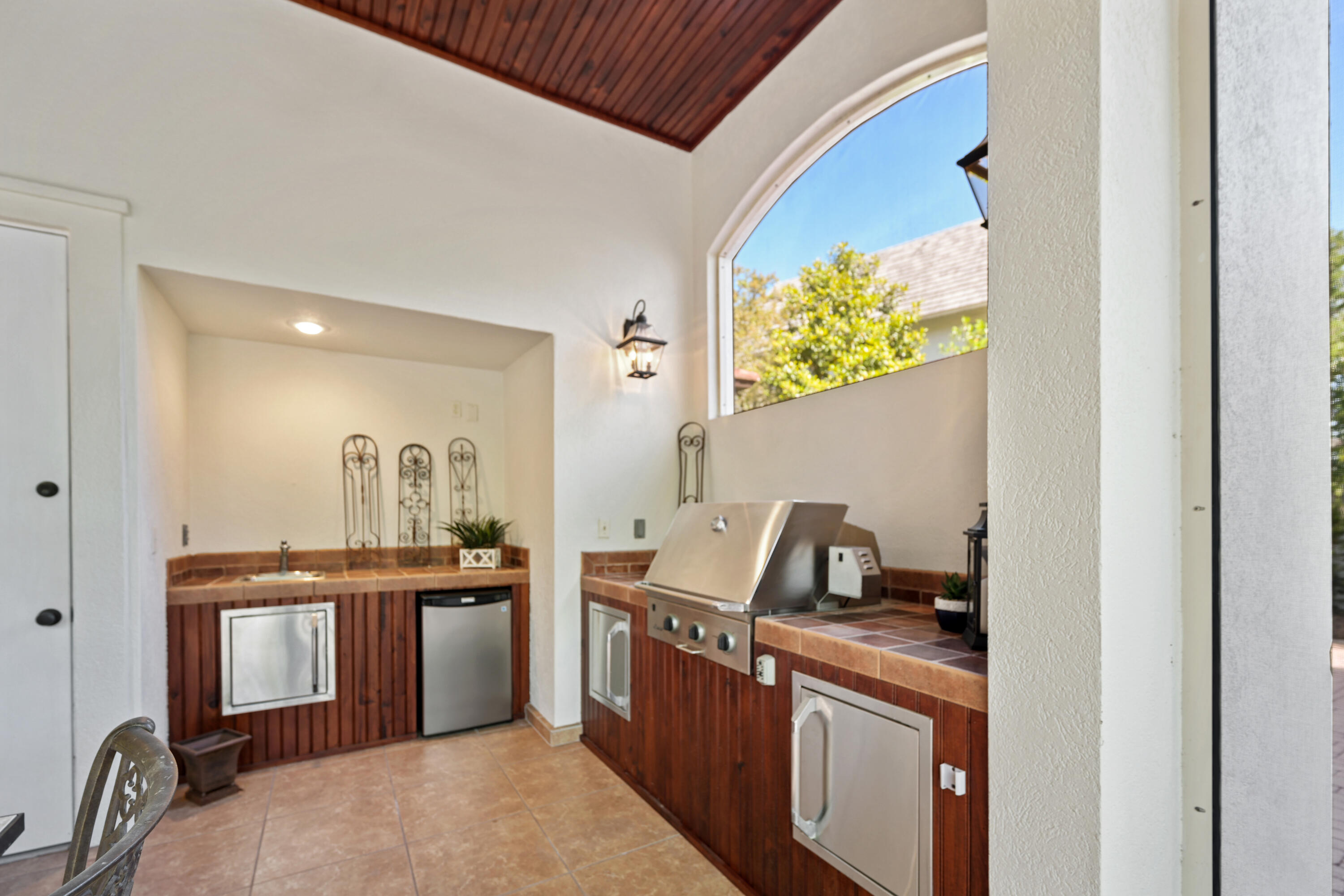 BURNT PINE EAST - Residential