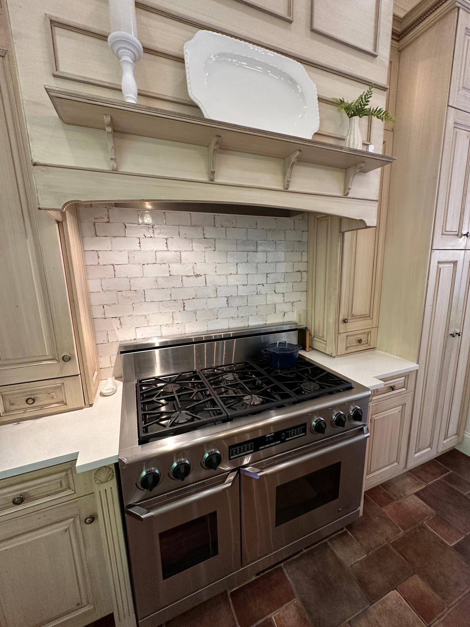 BURNT PINE EAST - Residential