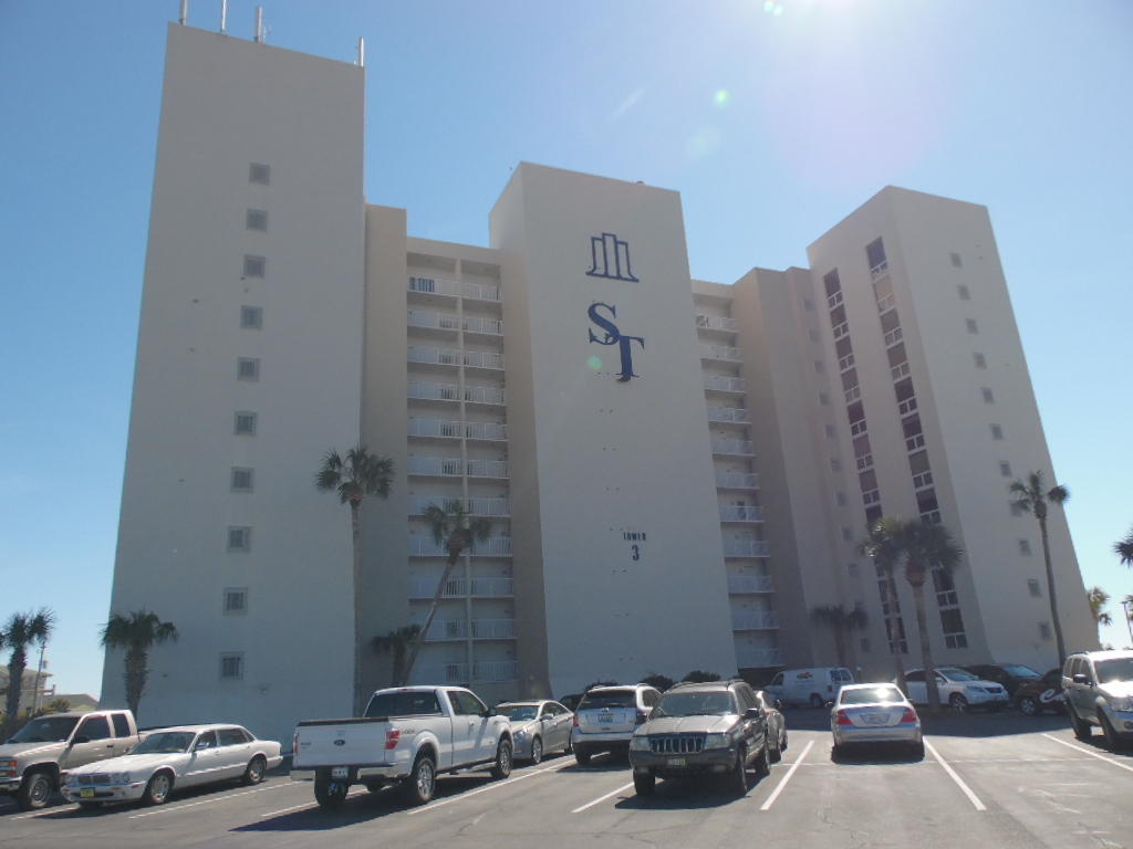 Great location for this 2 bedroom 2 bath condo in Shoreline Towers! The condo features a bright open floor plan with tile floors and views of the Gulf. Shoreline Towers has an onsite rental program, heated pool, tennis courts, a fitness room, sauna and a beach service. Shoreline Towers is close to all the Resort has to offer!