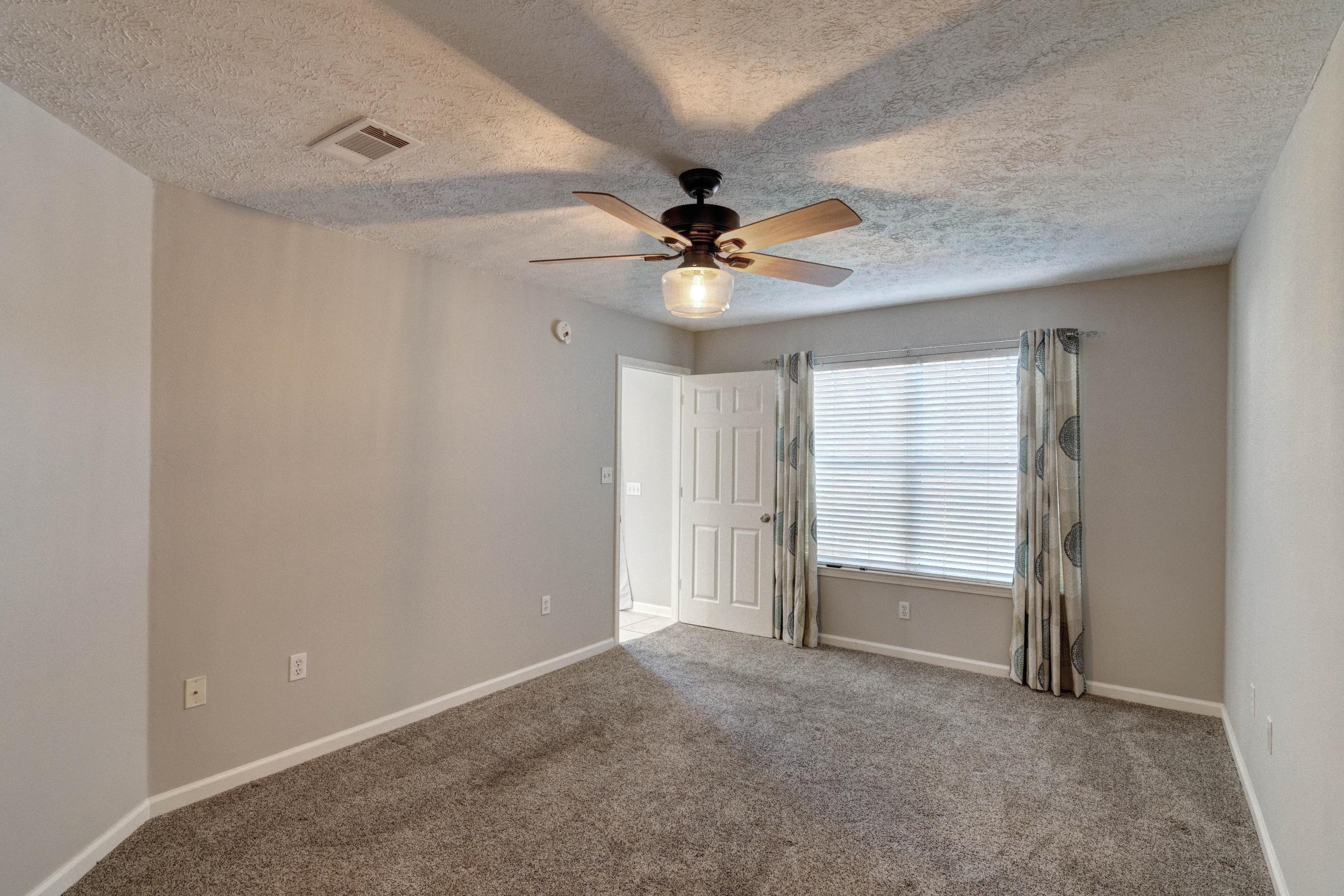 TIGER LAKE - Residential