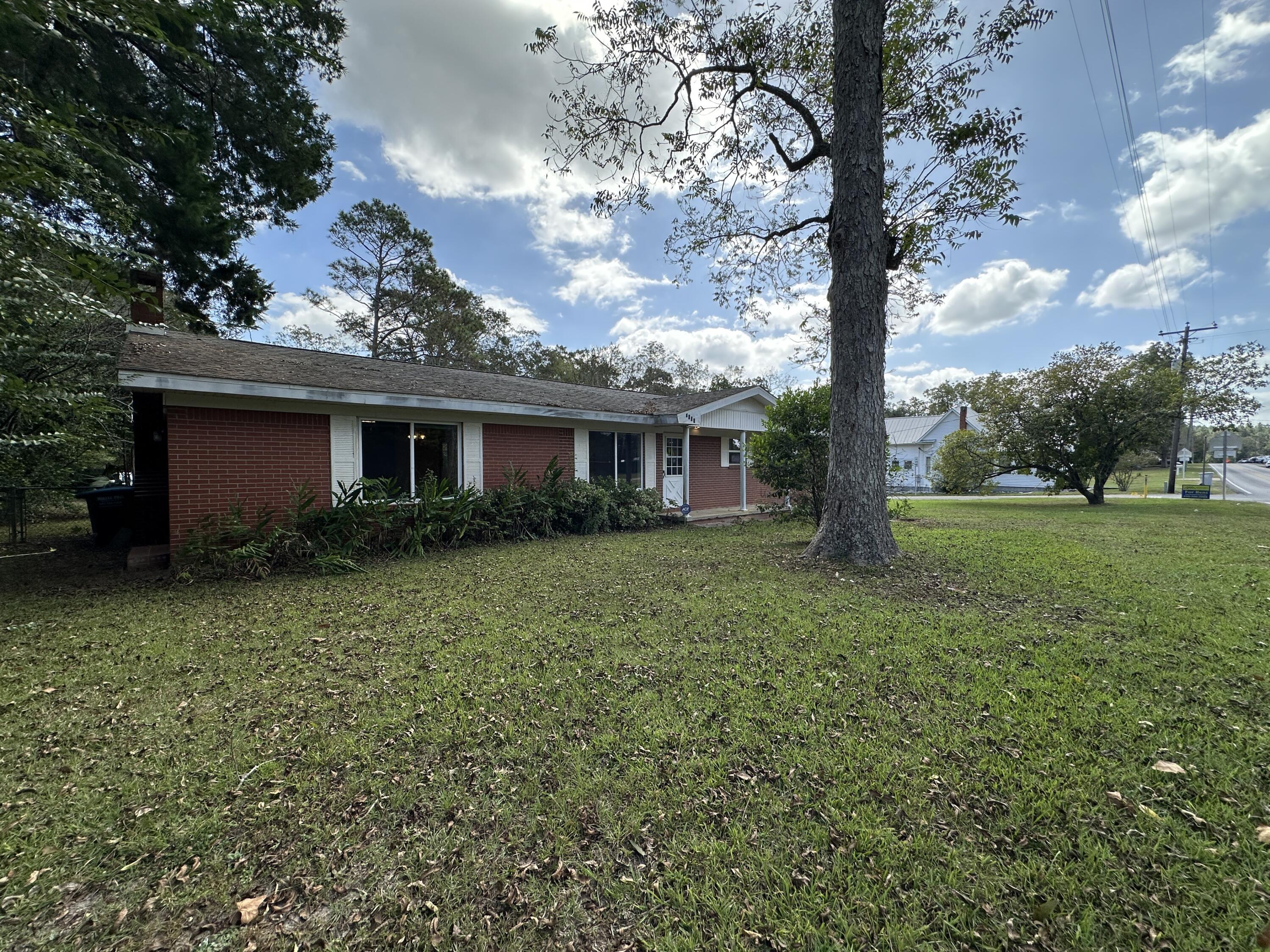 FAIRVIEW ADDN TO LAUREL HILL - Residential Lease
