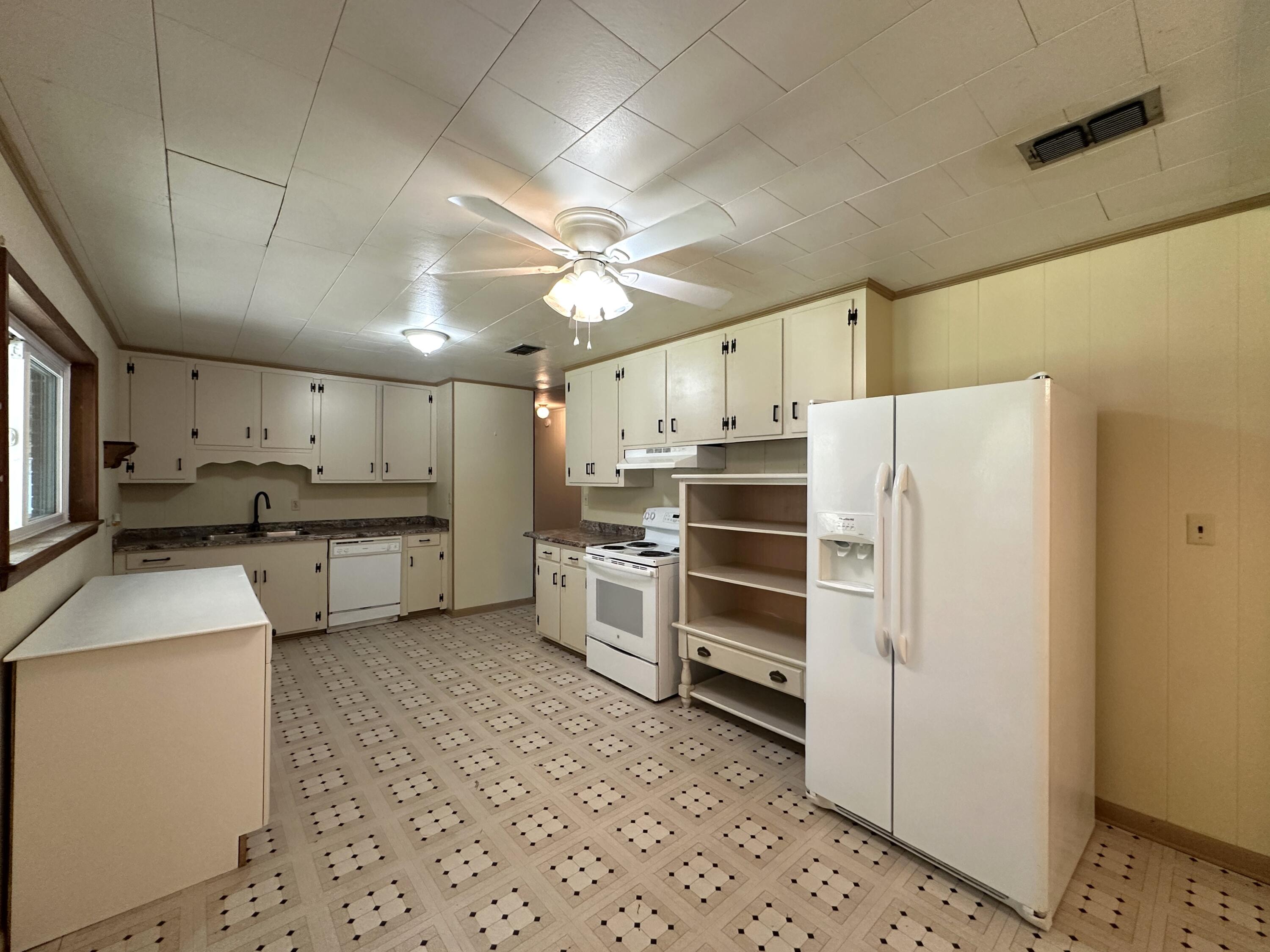 FAIRVIEW ADDN TO LAUREL HILL - Residential Lease