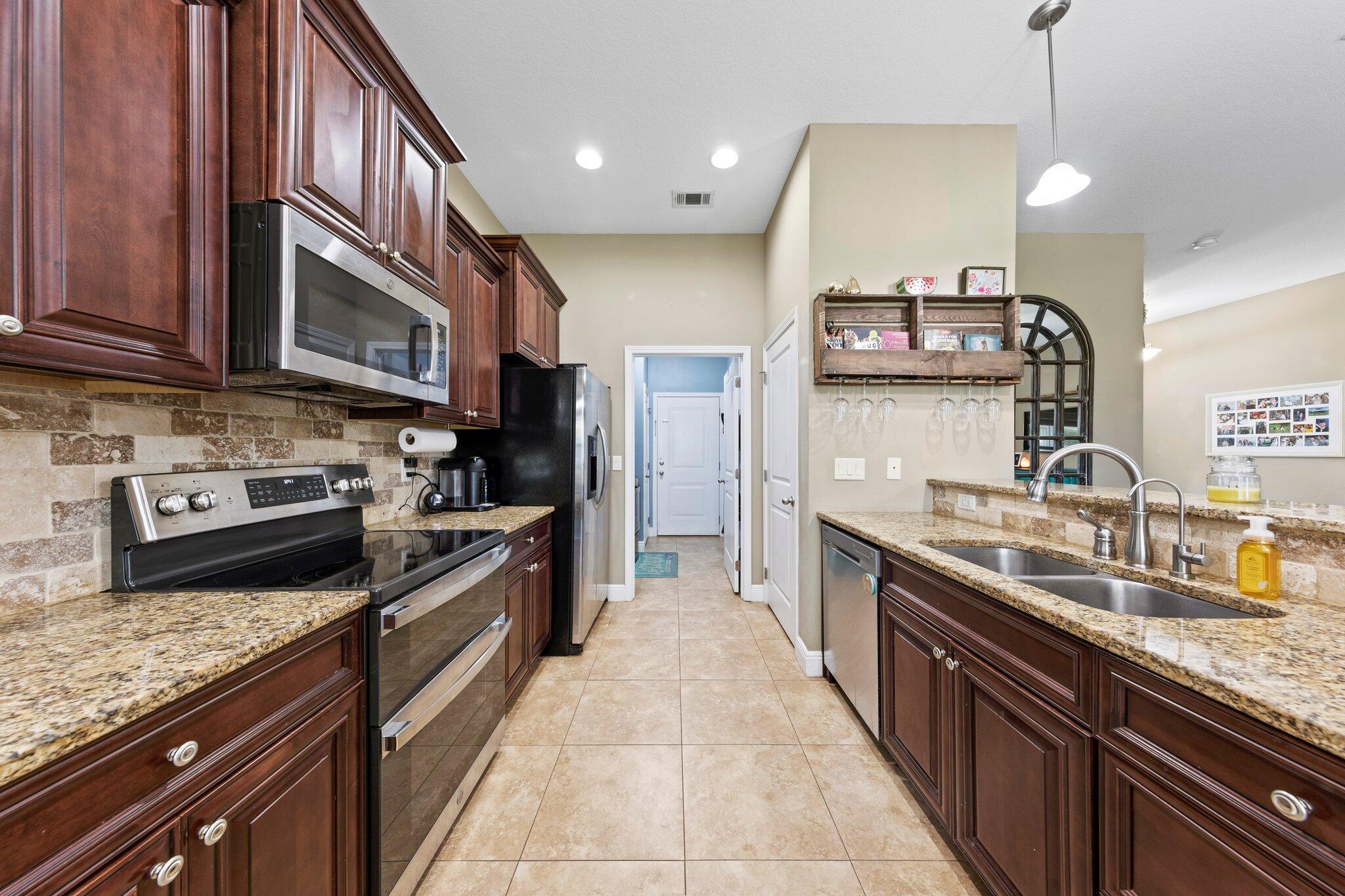 WYNNEHAVEN BEACH ESTATES - Residential