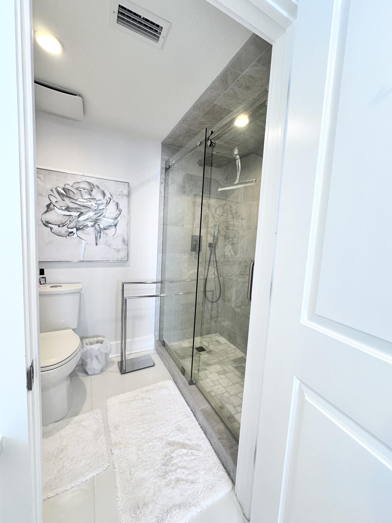 ULTIMATE Condominium - Residential