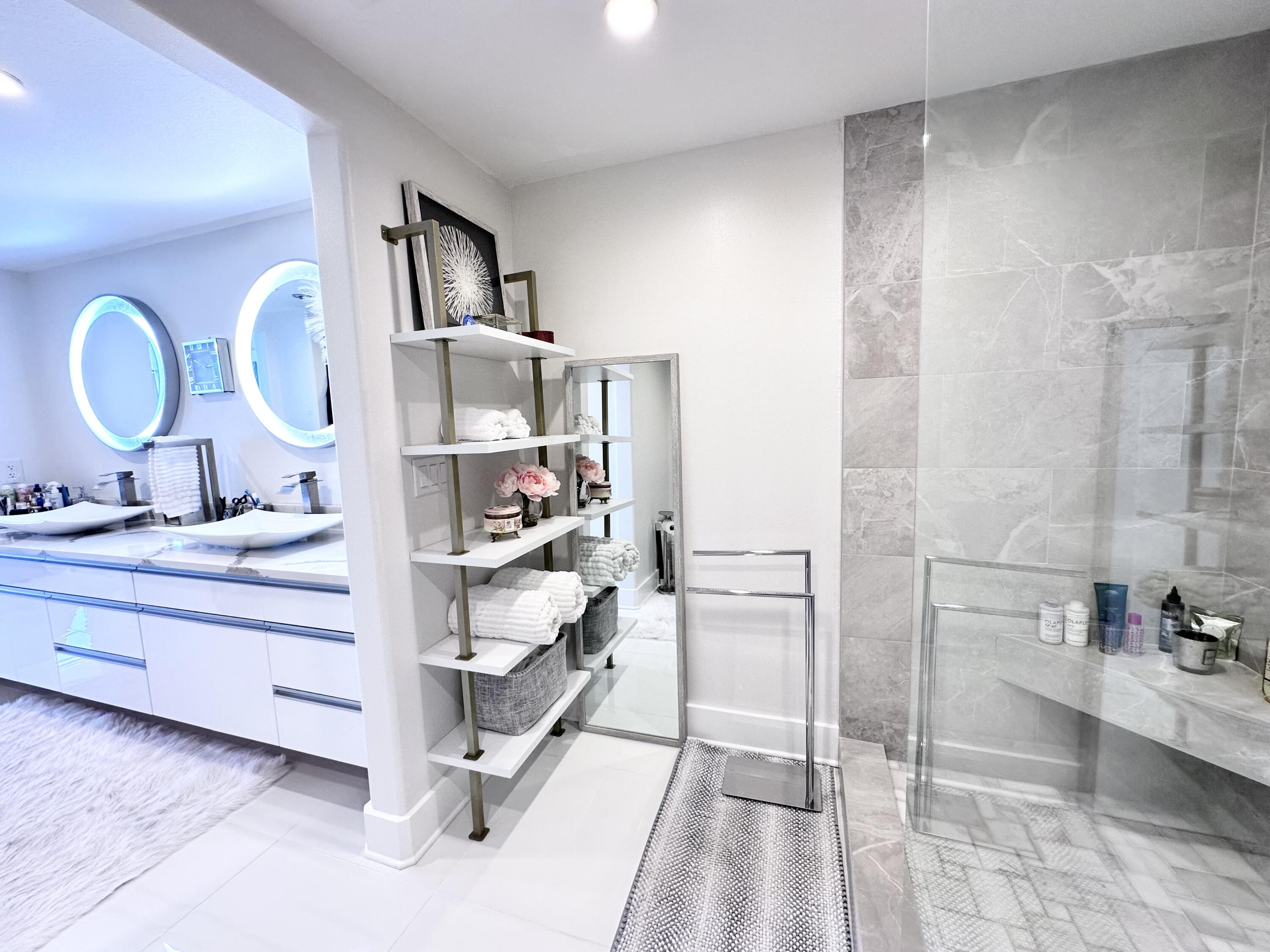 ULTIMATE Condominium - Residential