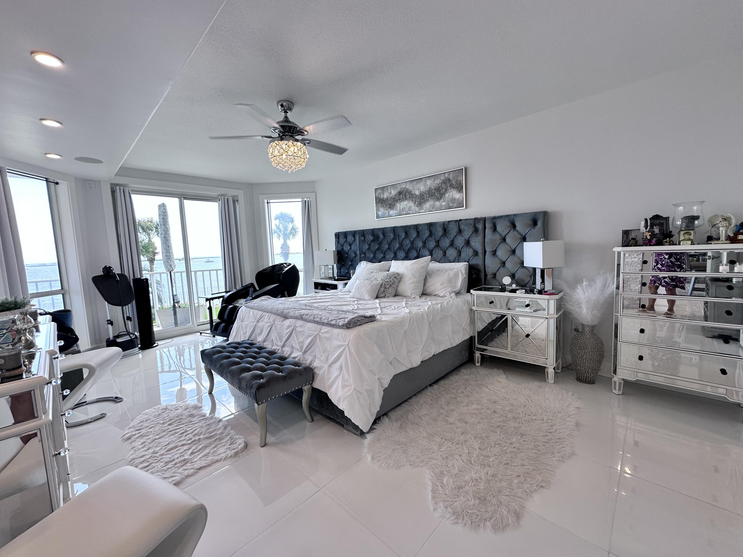 ULTIMATE Condominium - Residential