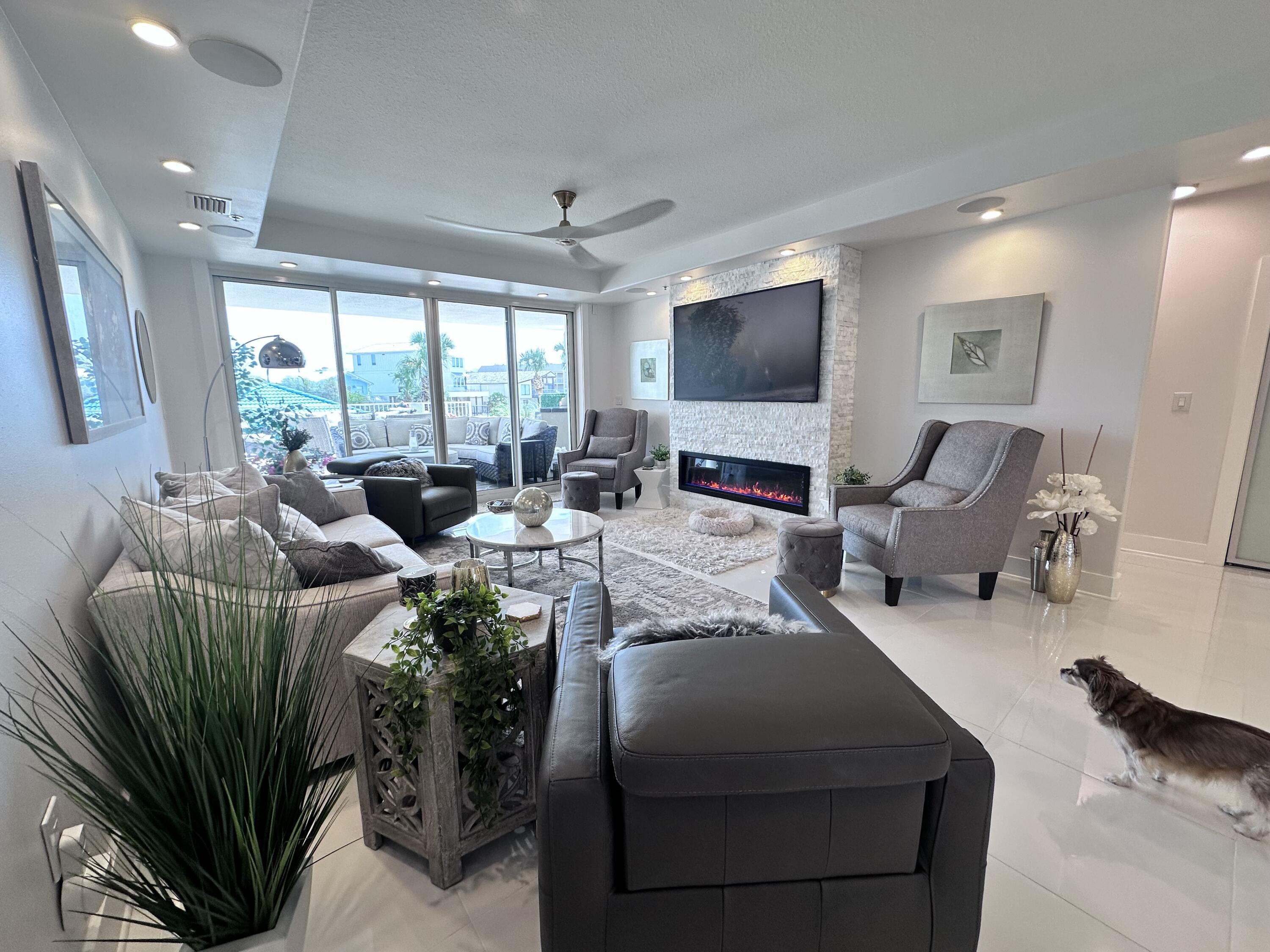 ULTIMATE Condominium - Residential