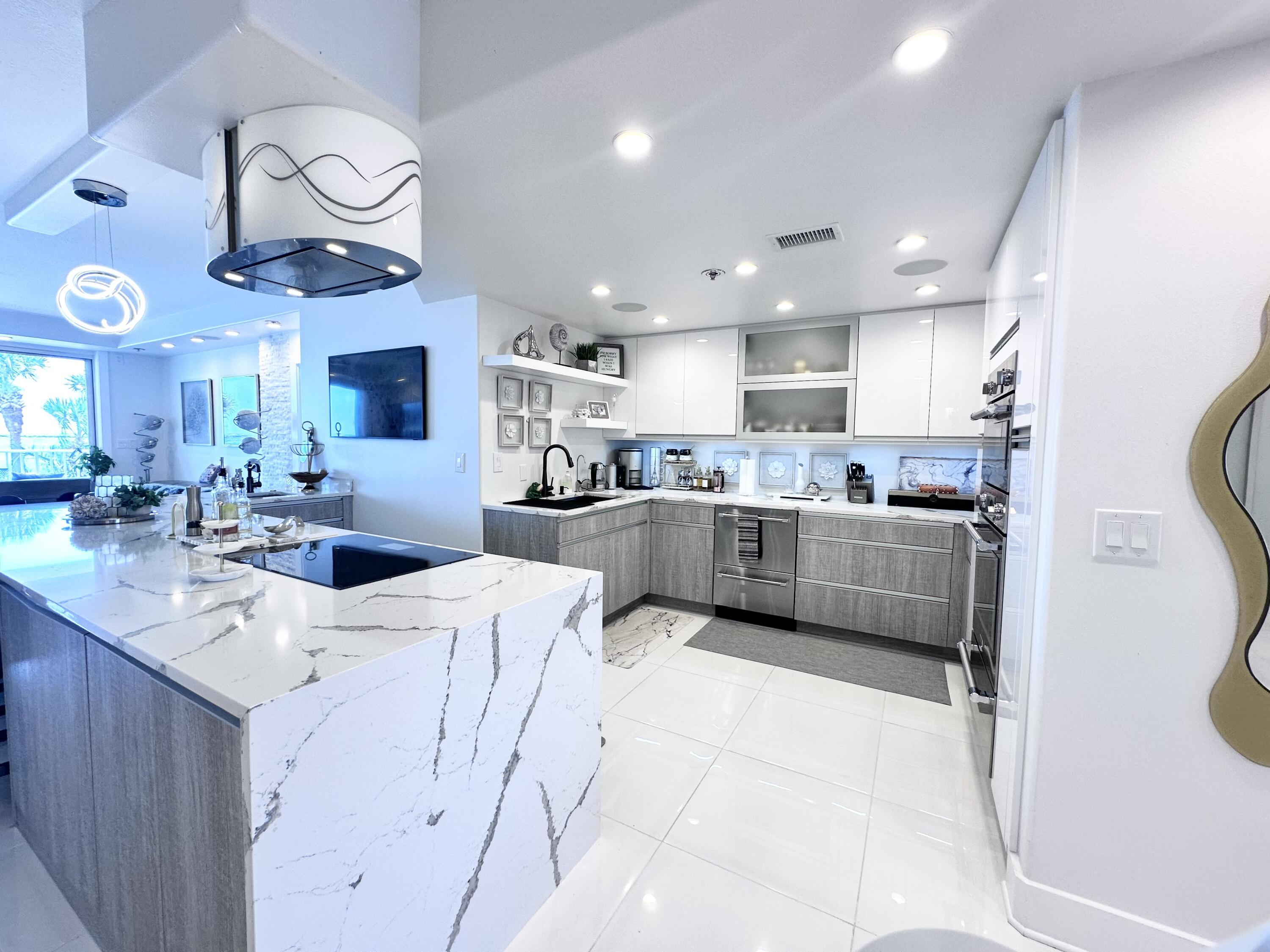ULTIMATE Condominium - Residential