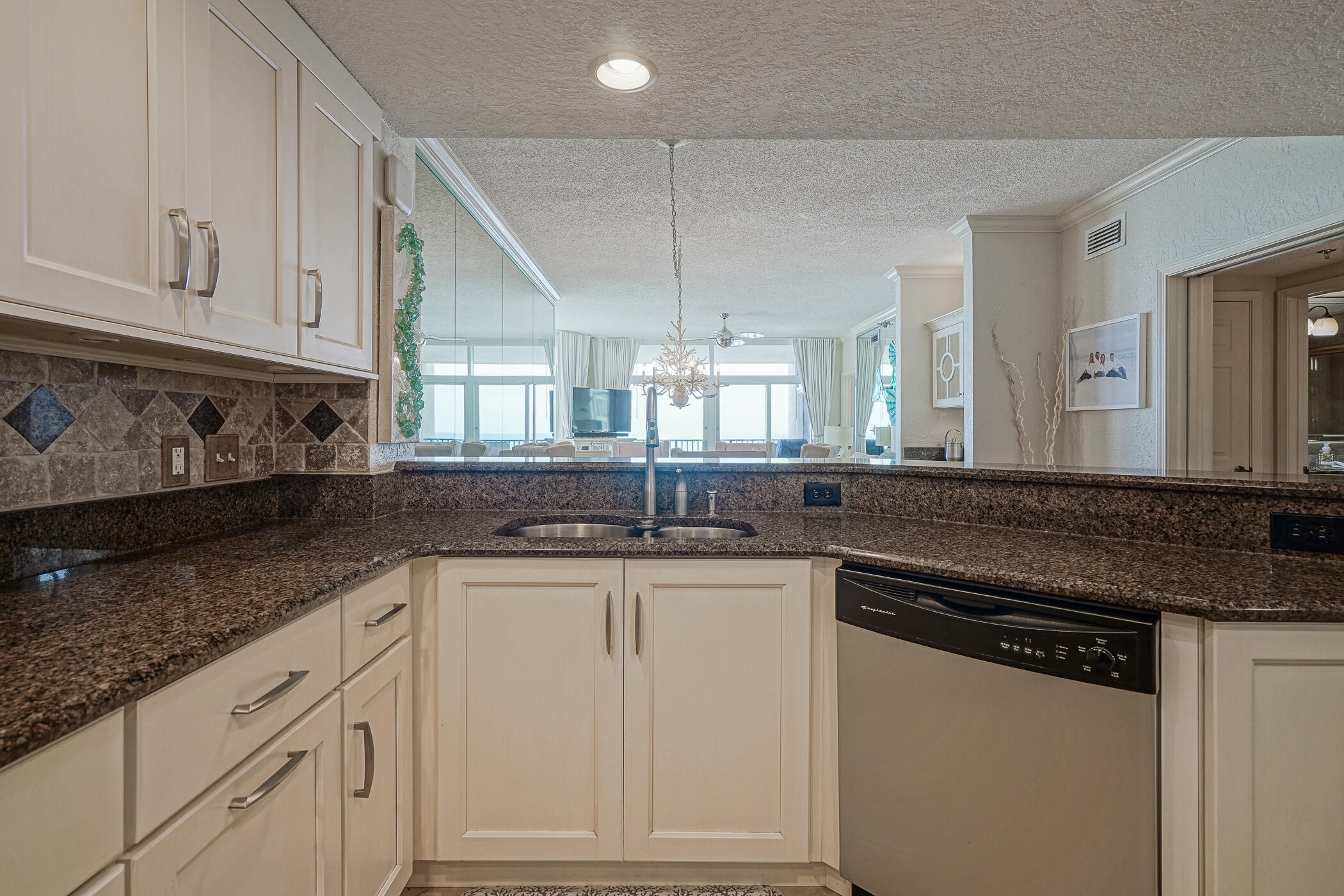 JADE EAST TOWERS CONDO - Residential