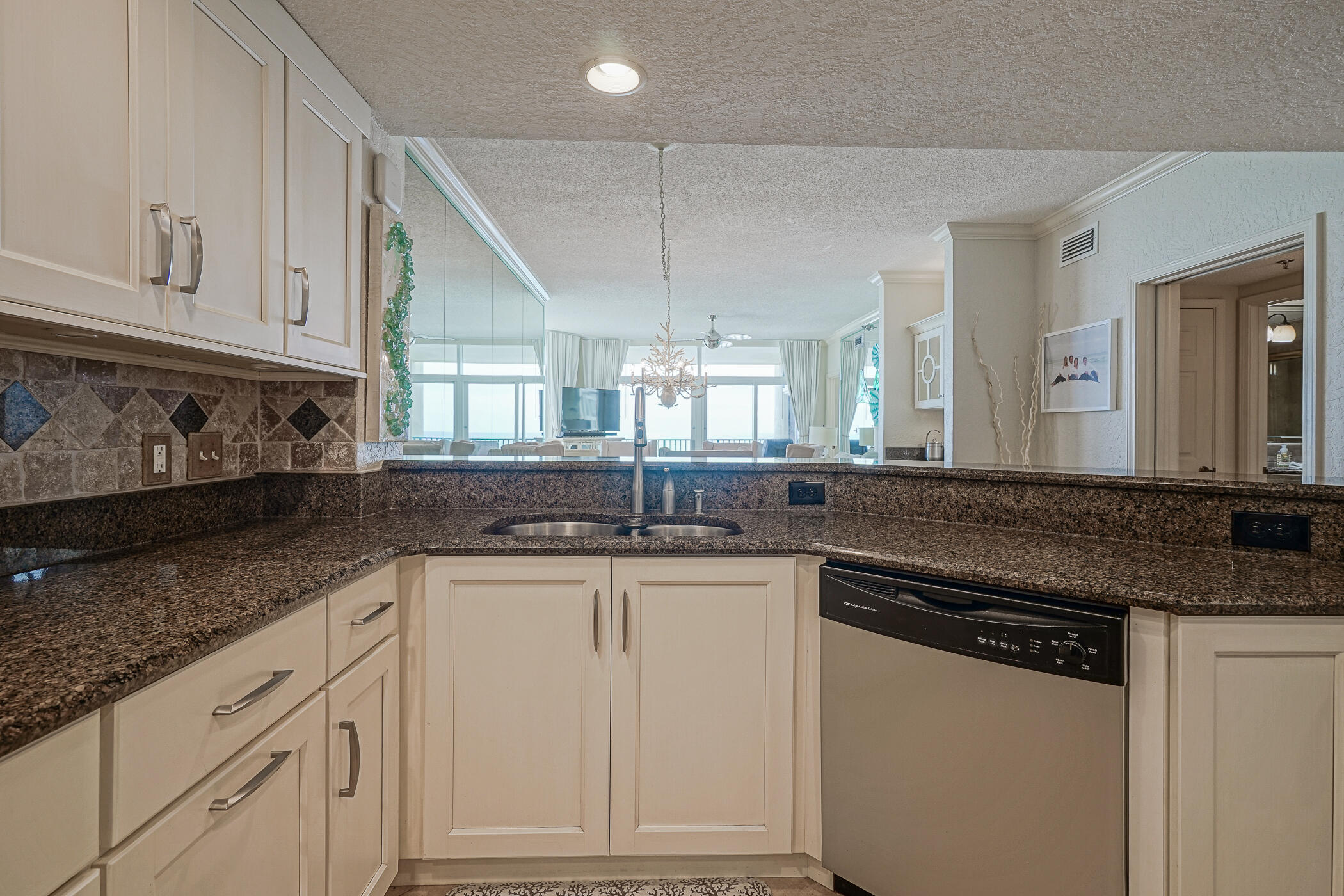 JADE EAST TOWERS CONDO - Residential