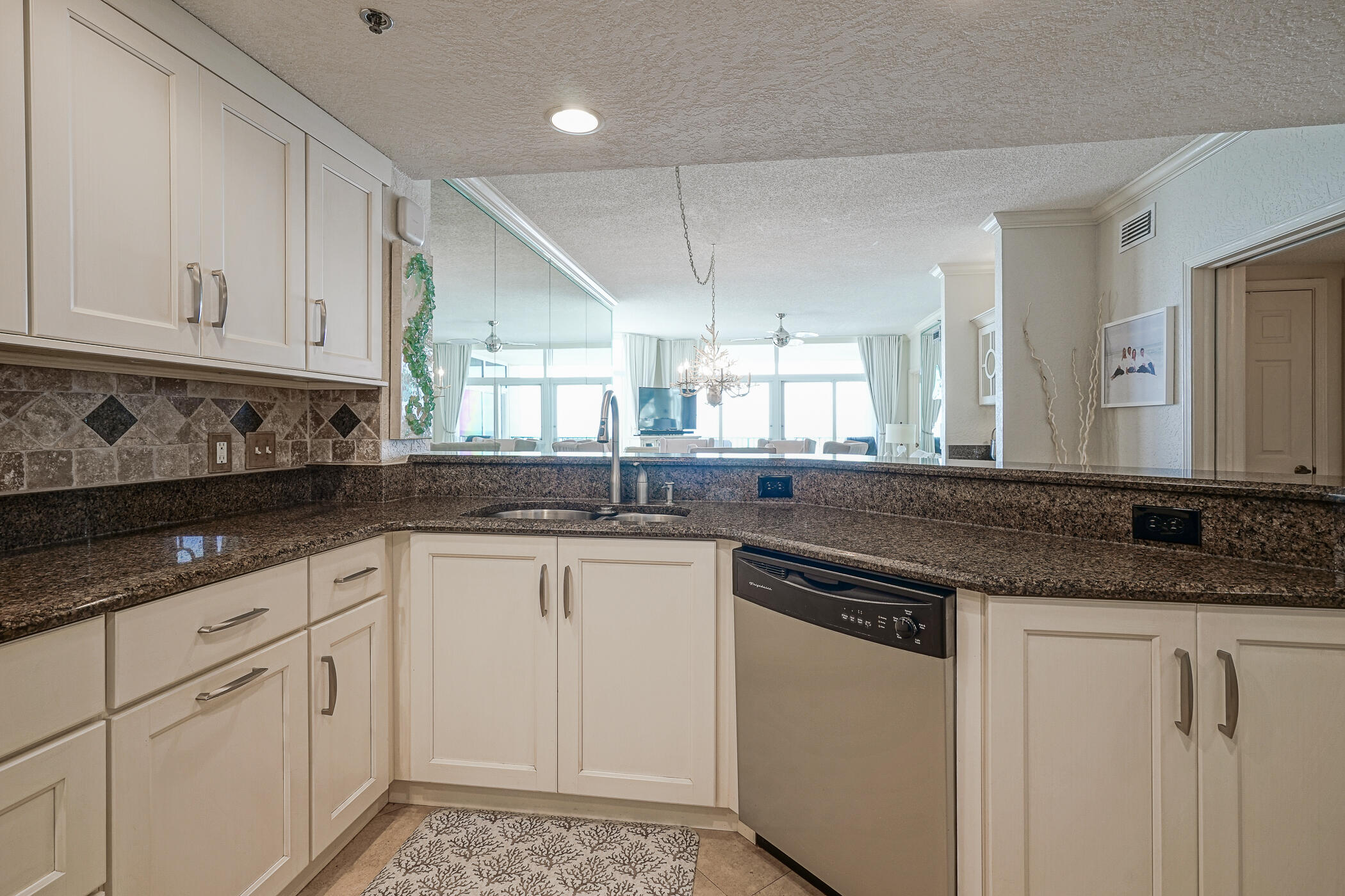 JADE EAST TOWERS CONDO - Residential