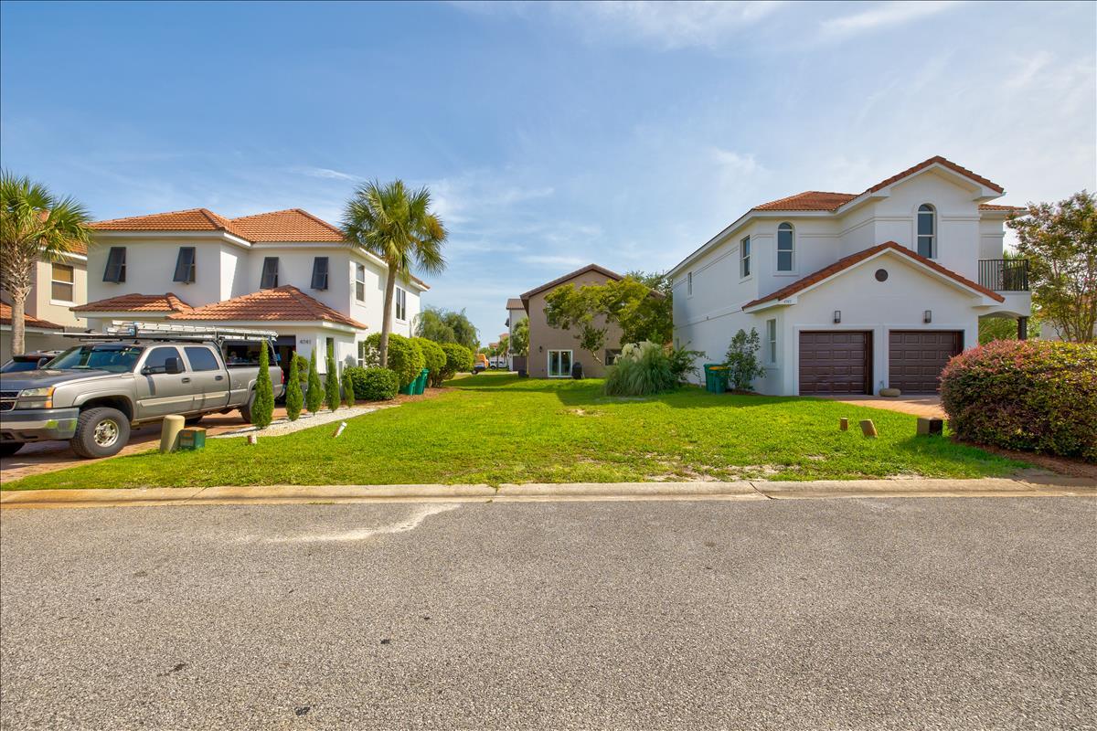 CALUSA BAY S/D - Land