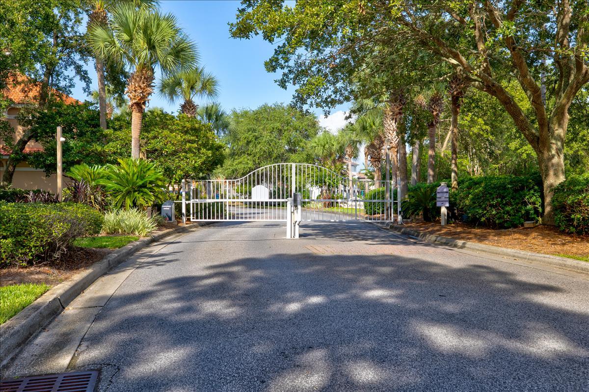 CALUSA BAY S/D - Land