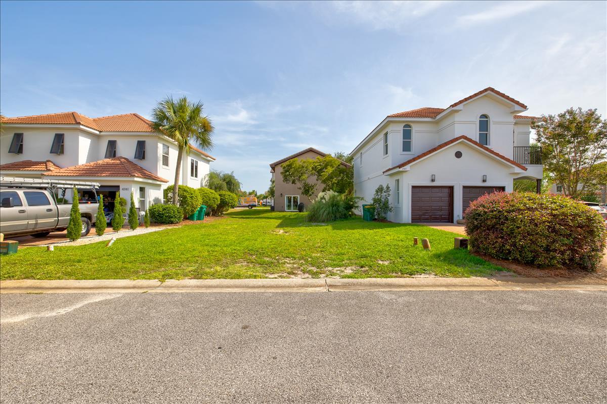 CALUSA BAY S/D - Land