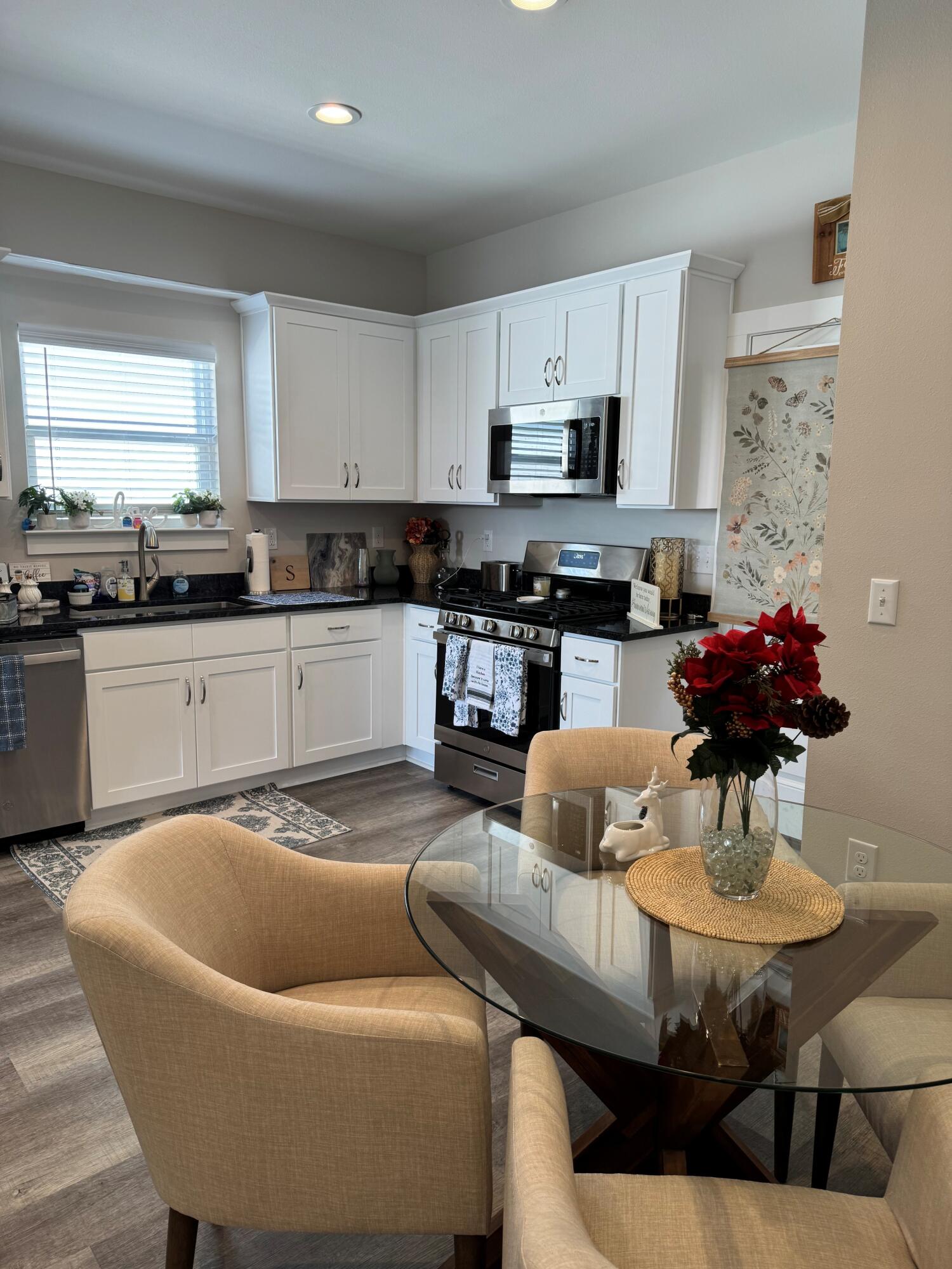 KAKE COTTAGES - Residential