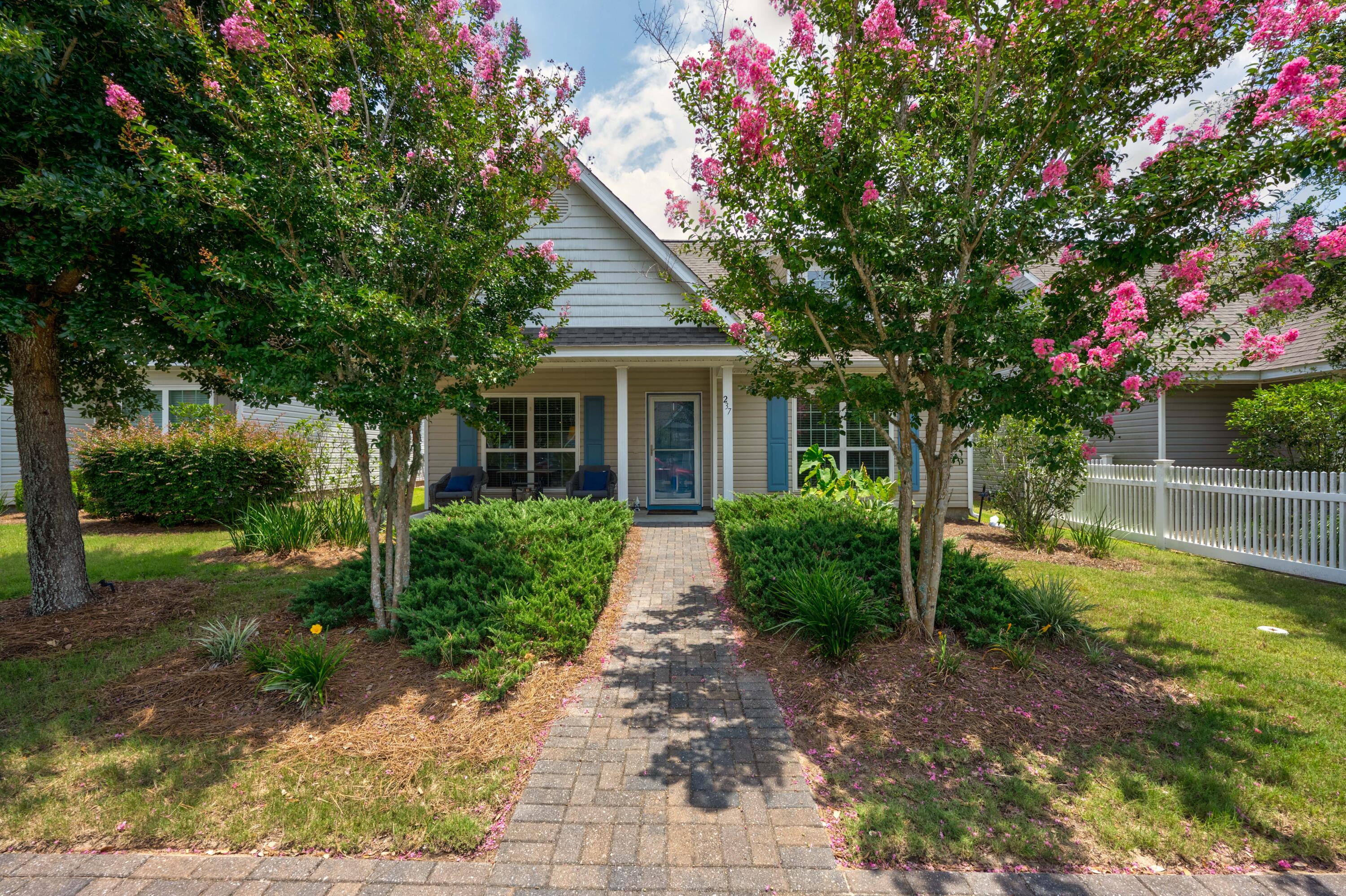 HAMMOCK BAY - Residential