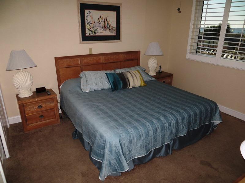 ISLANDER CONDO Ph I - Residential