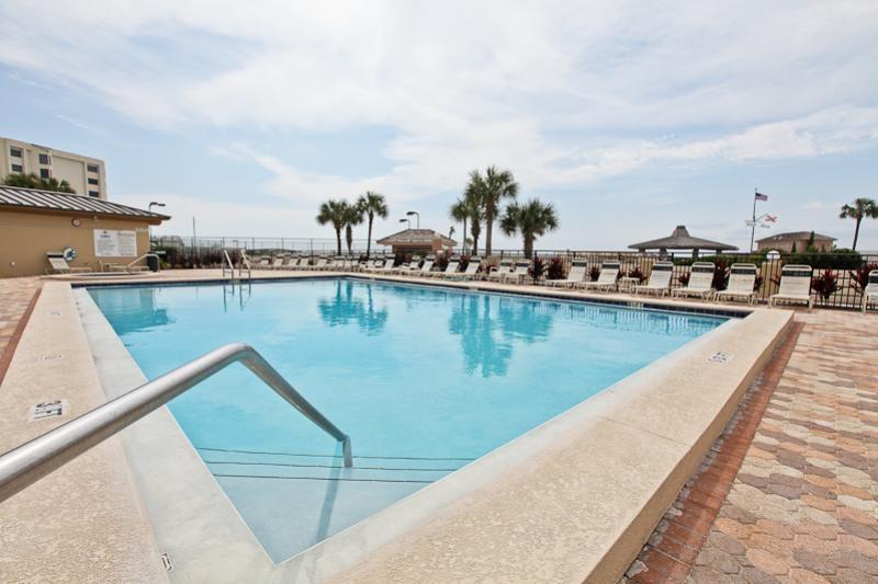 ISLANDER CONDO Ph I - Residential