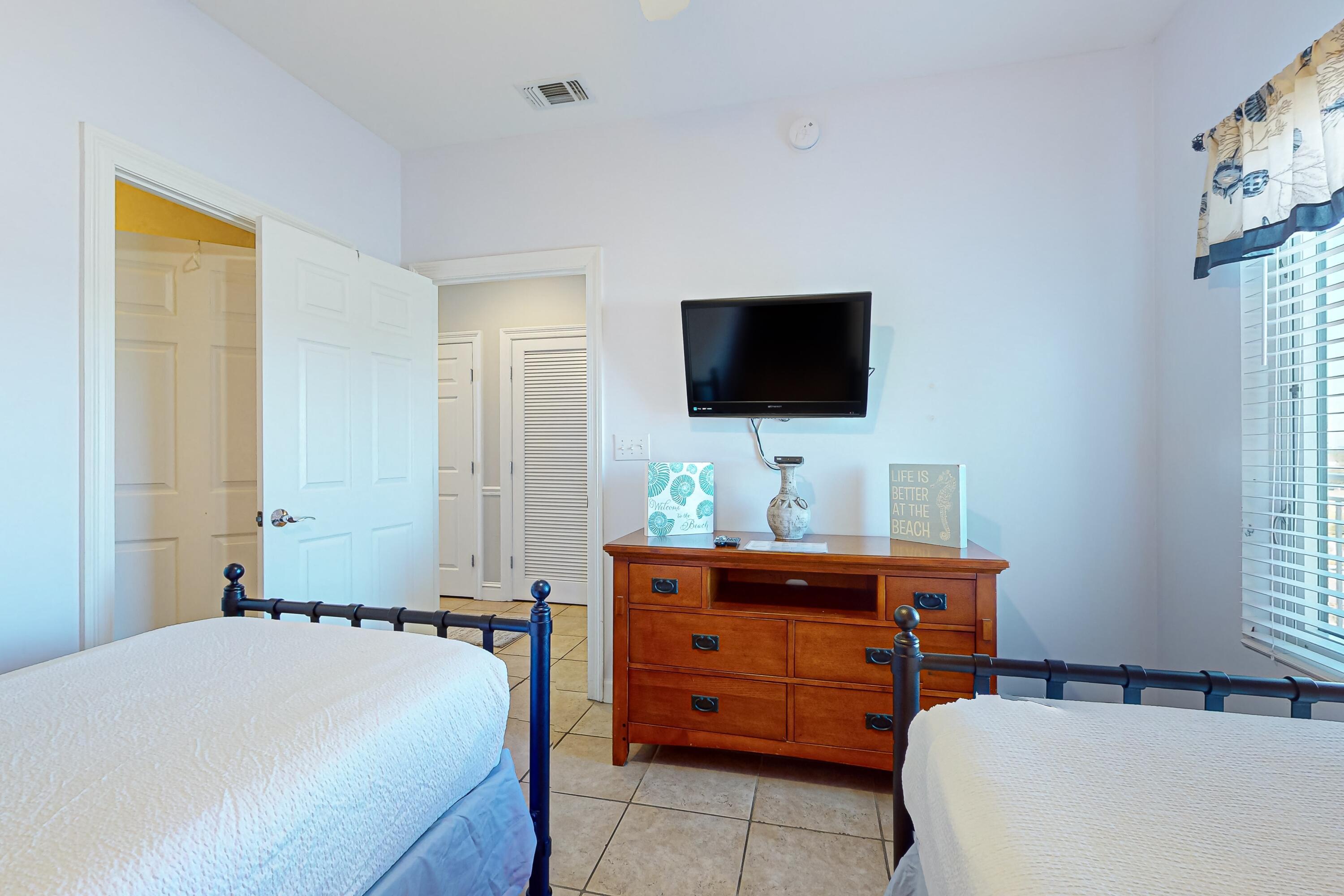 STERLING SHORES - Residential