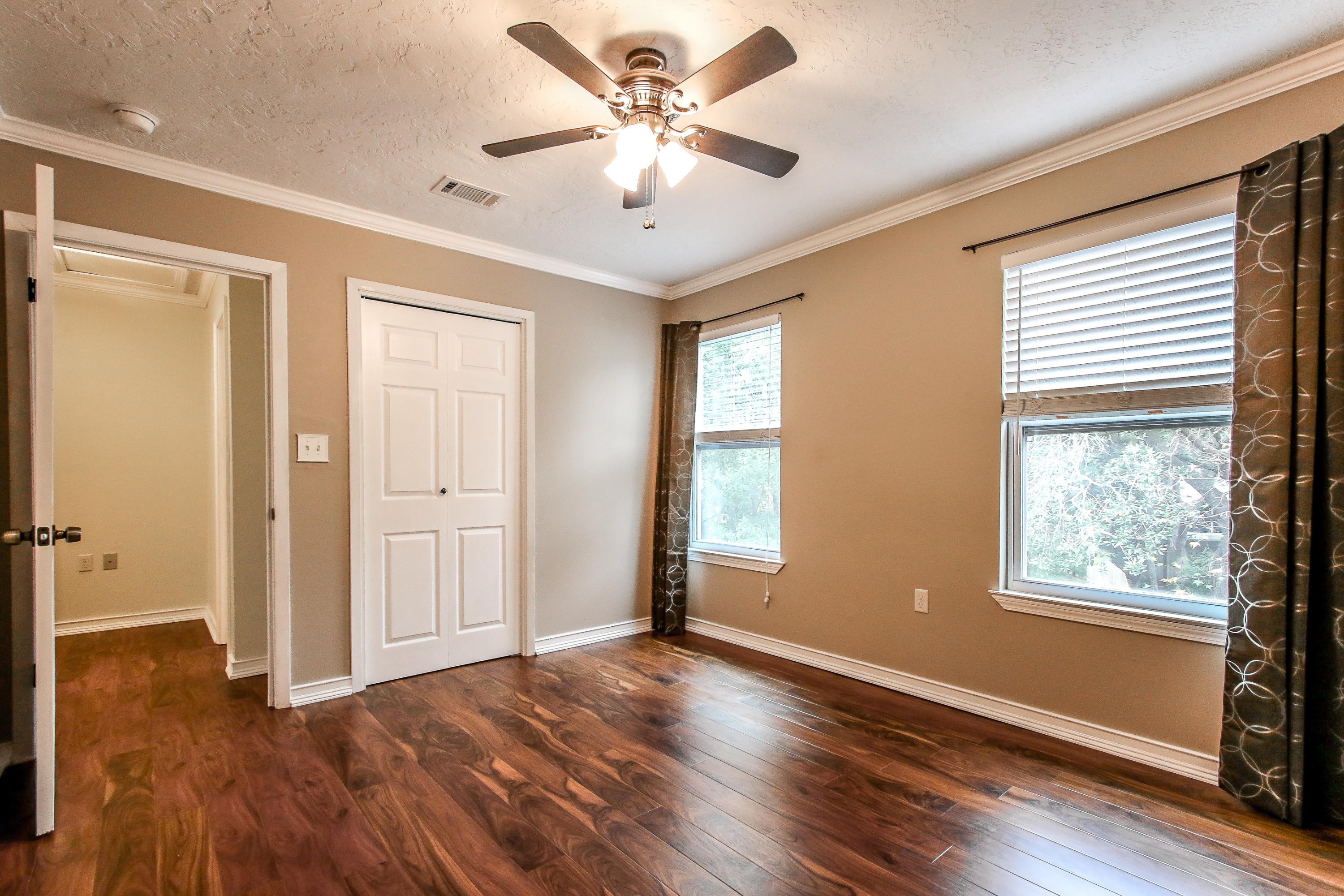 LAKE LORRAINE ESTATES 2 - Residential