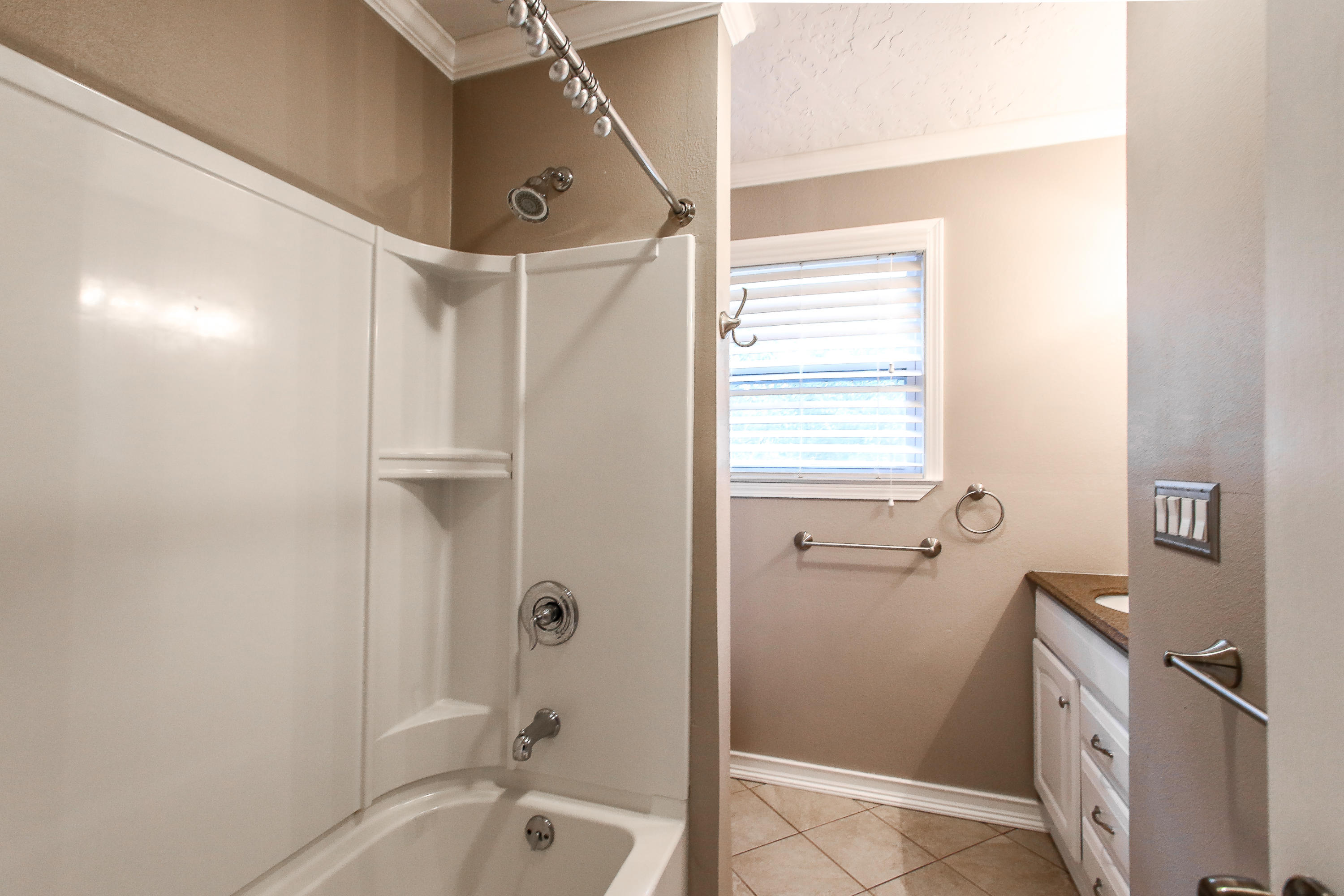 LAKE LORRAINE ESTATES 2 - Residential