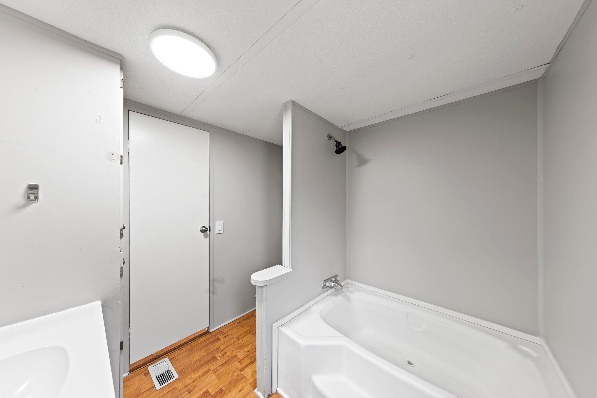 CHEROKEE - Residential Lease