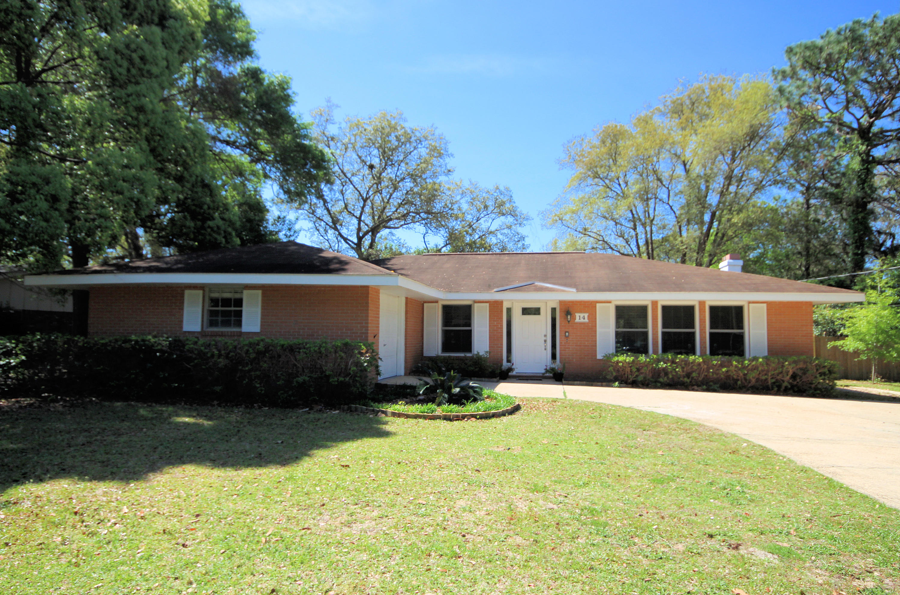 BAYOU POQUITO - Residential