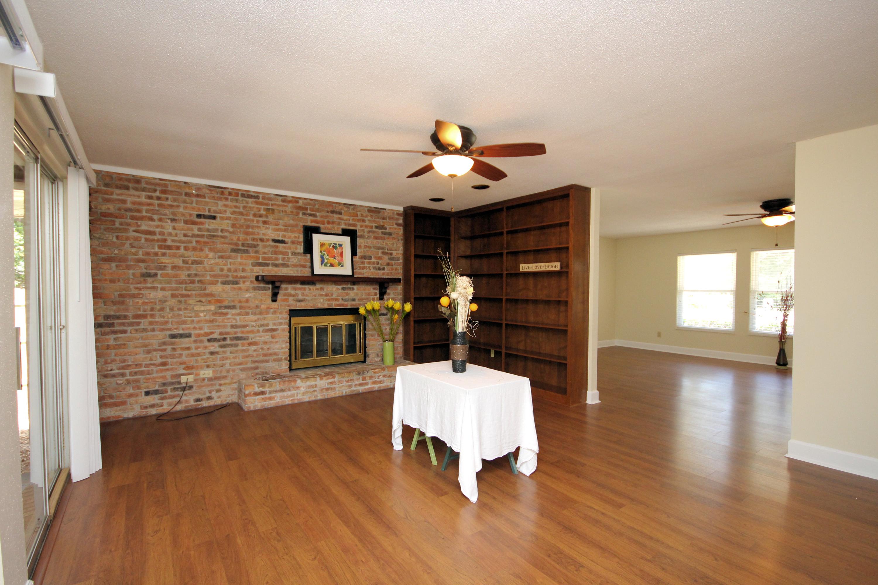 BAYOU POQUITO - Residential