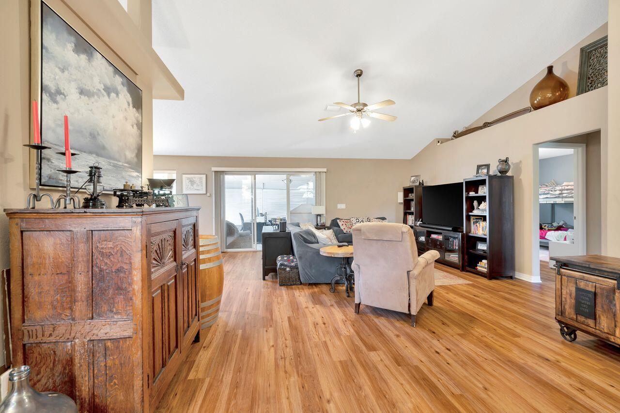 HOLLEY BY THE SEA - Residential