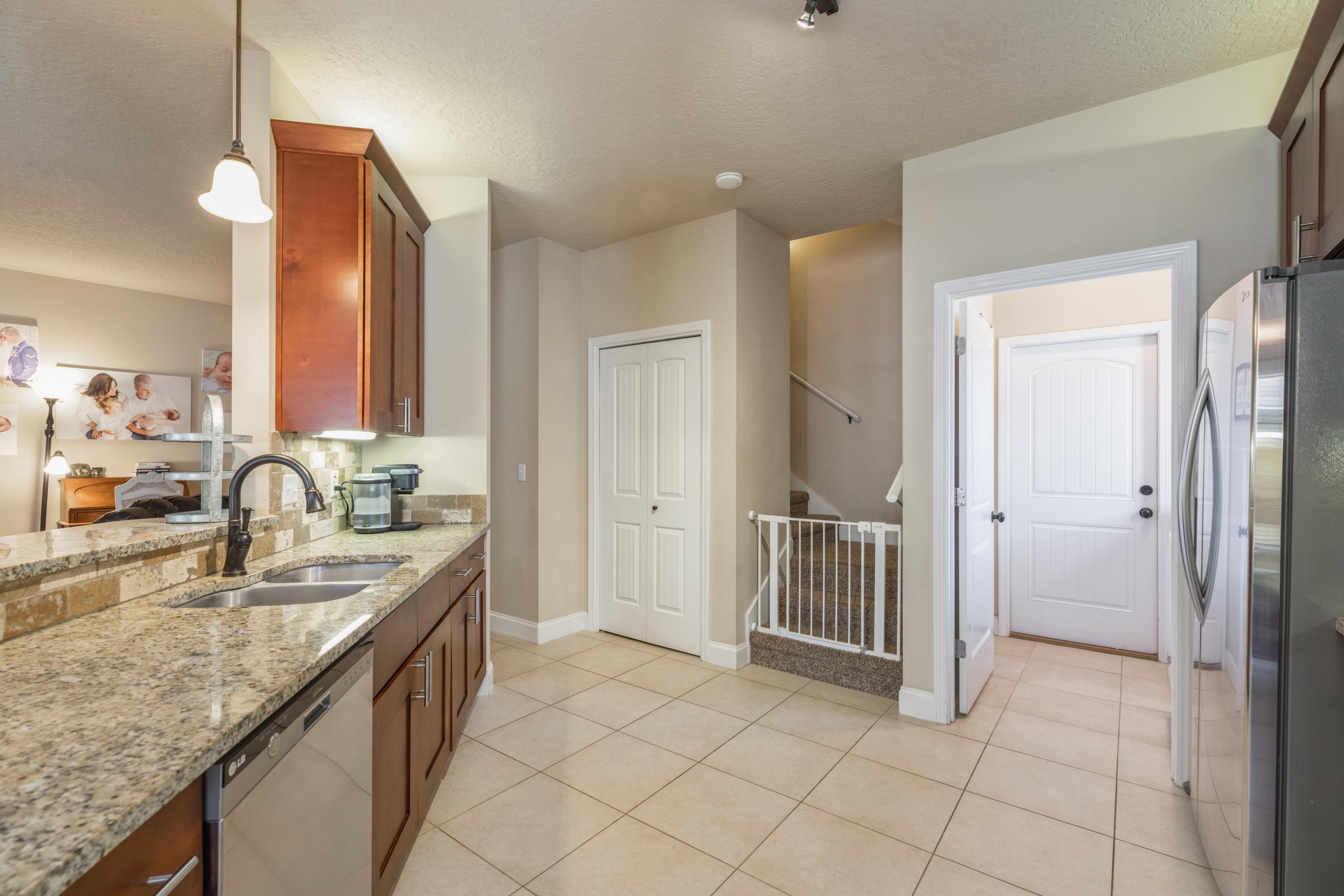 KAITLYNS PRESERVE LOT 8 - Residential