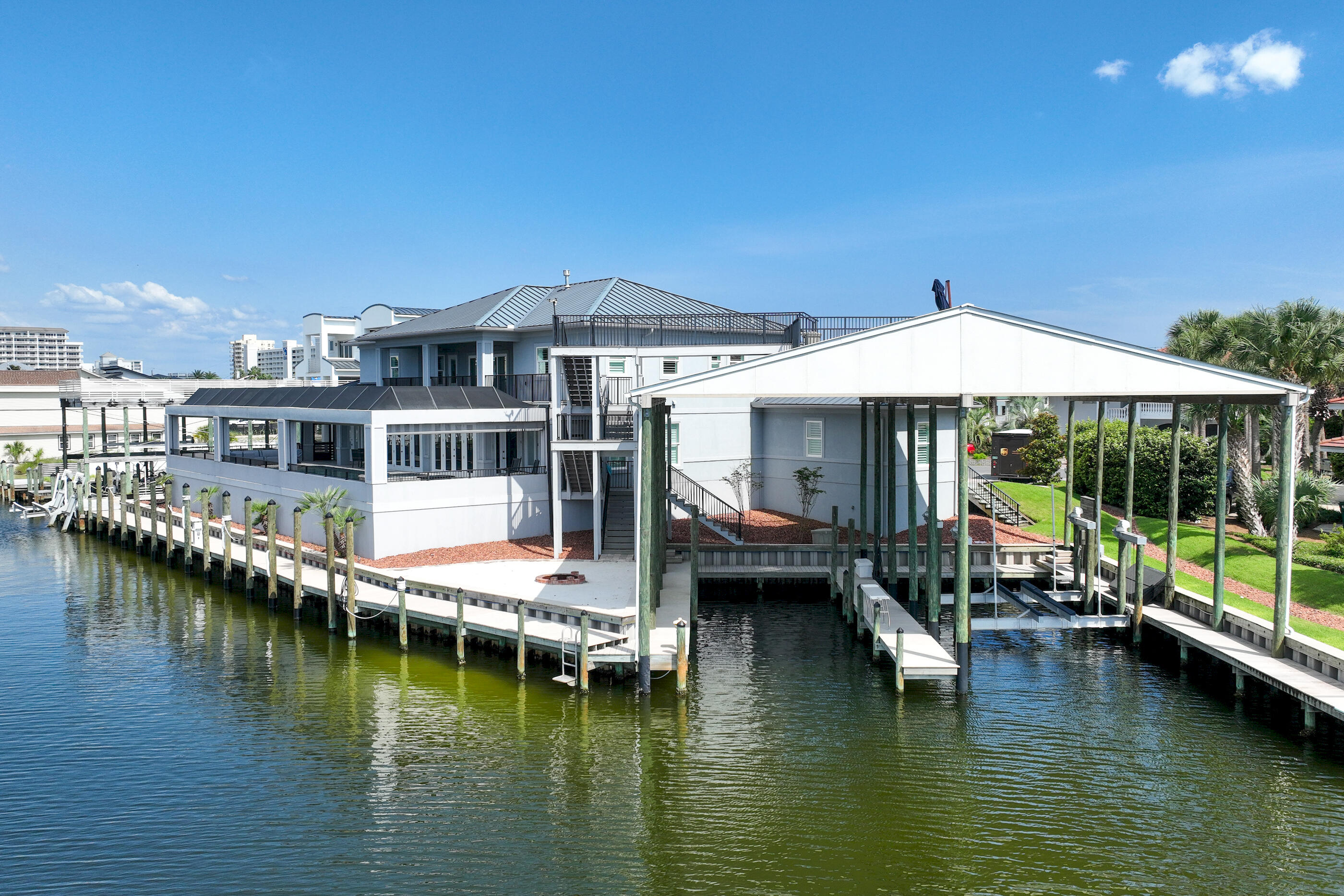 HOLIDAY ISLE - Residential