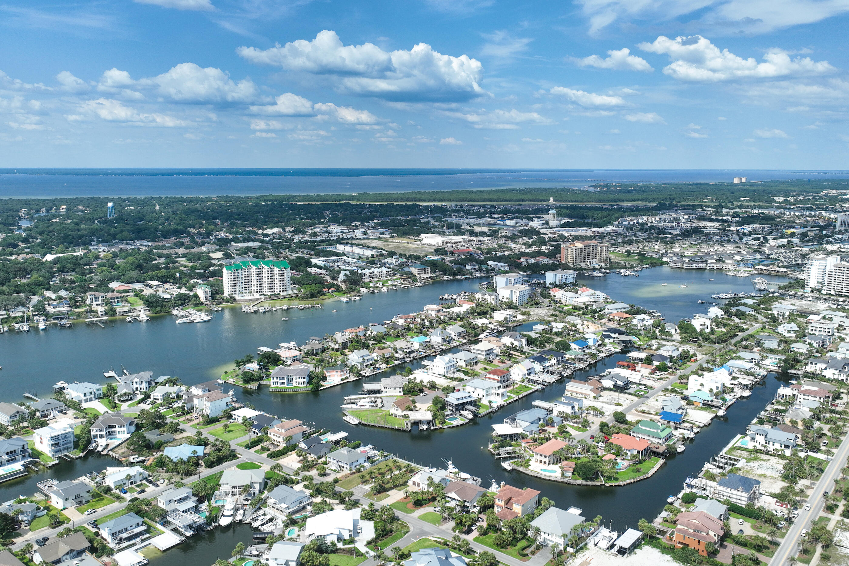 HOLIDAY ISLE - Residential