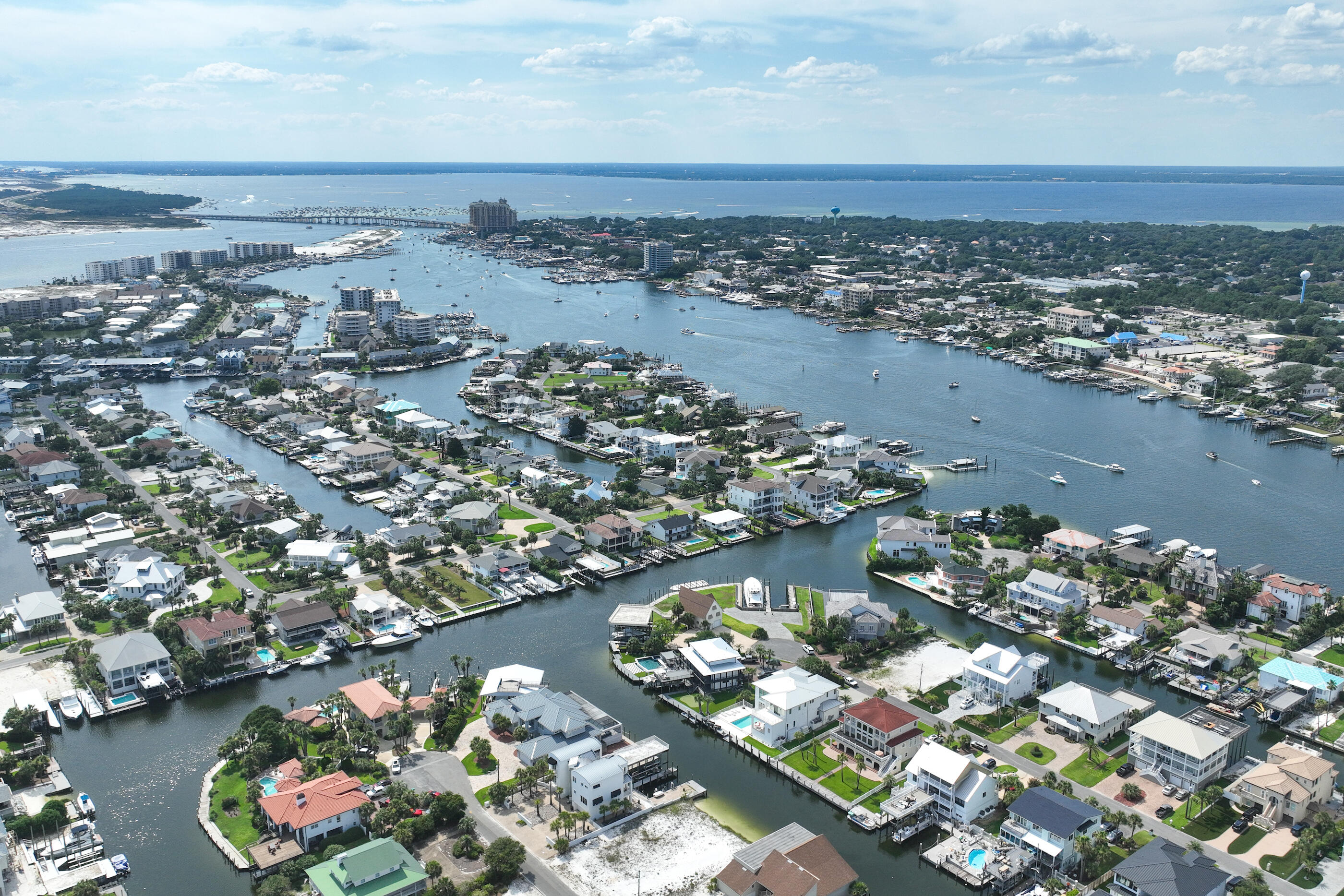 HOLIDAY ISLE - Residential